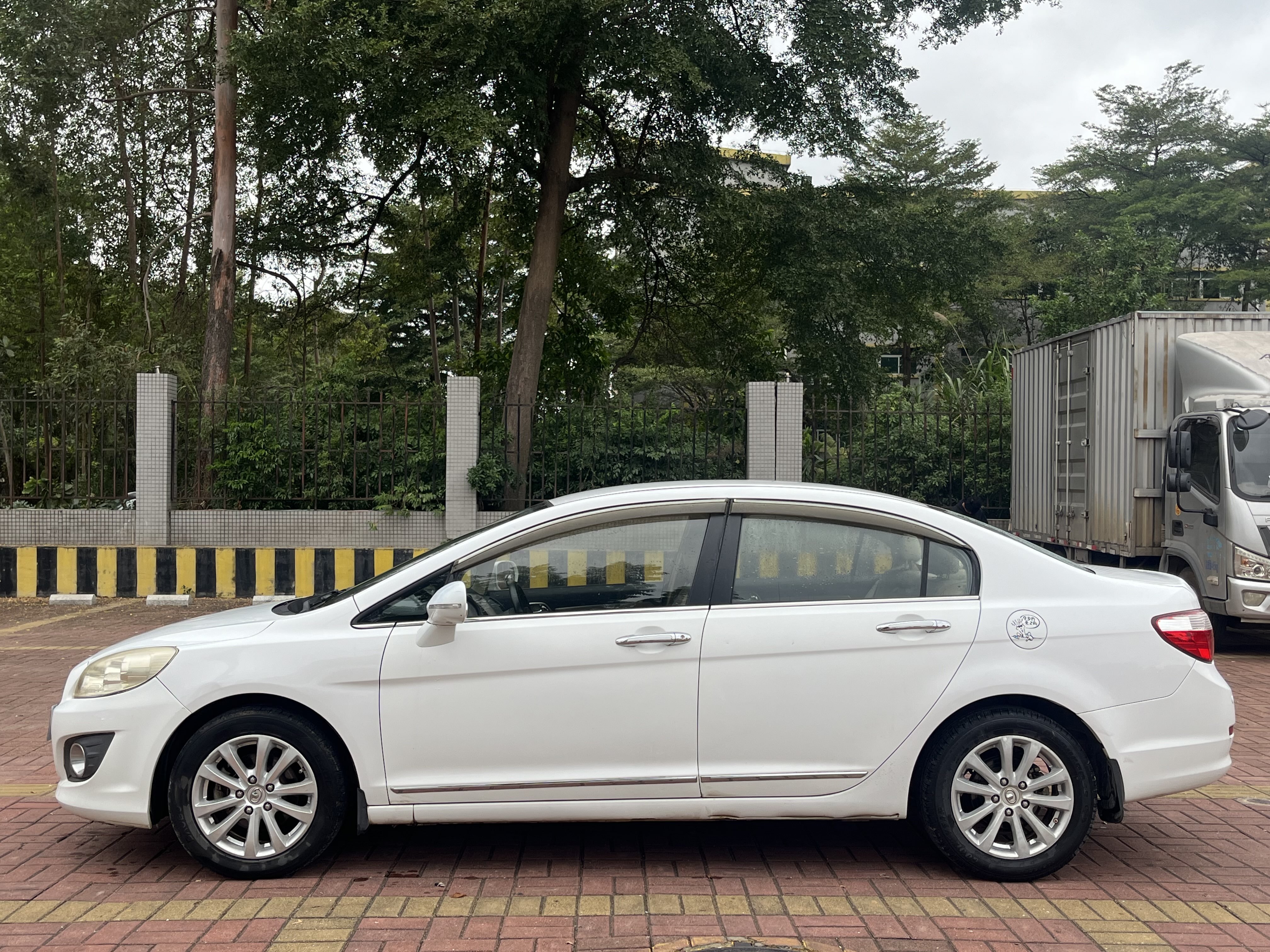 Great Wall C50 2012 car image #5