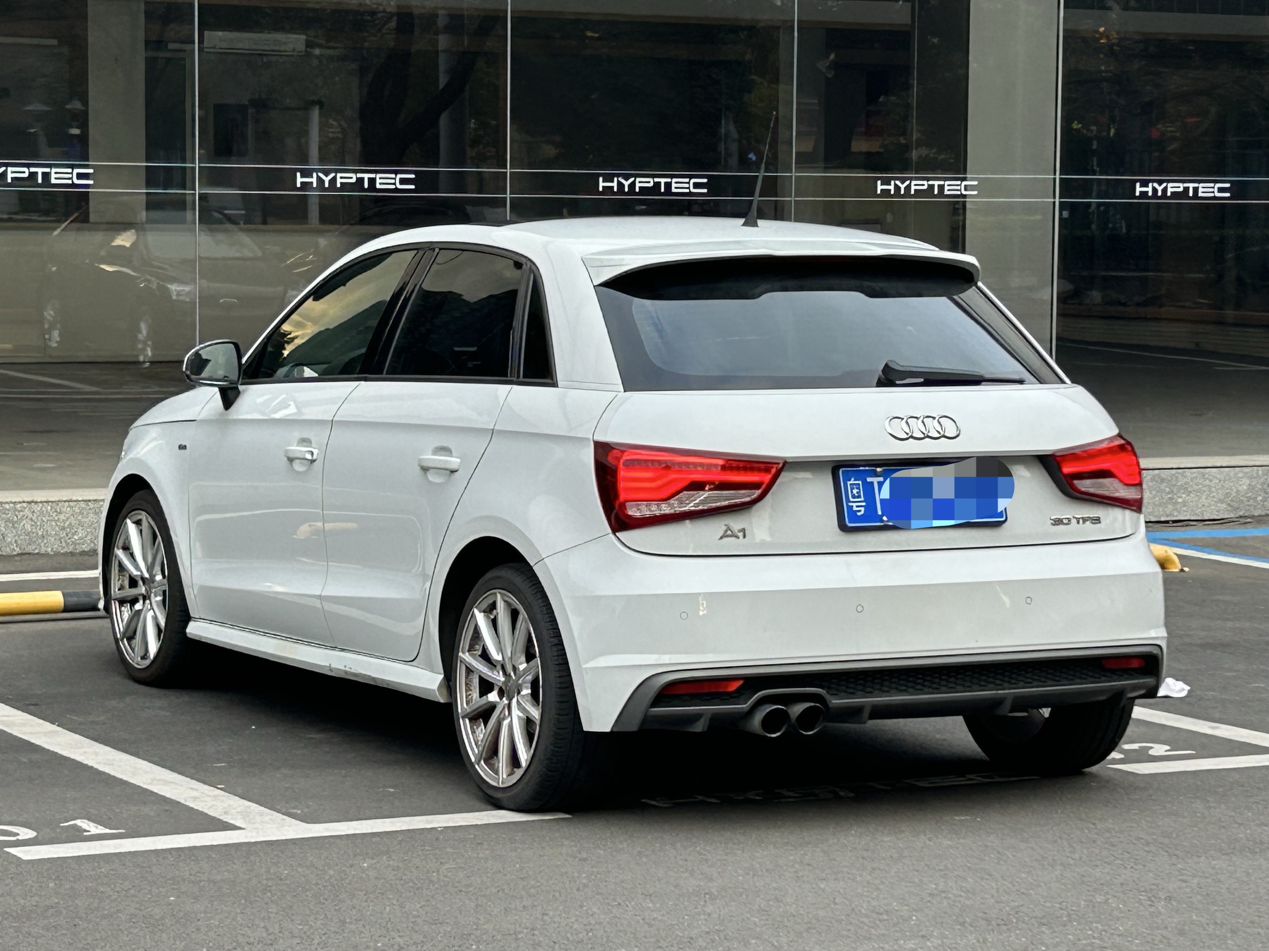 Audi A1 2016 car image #5