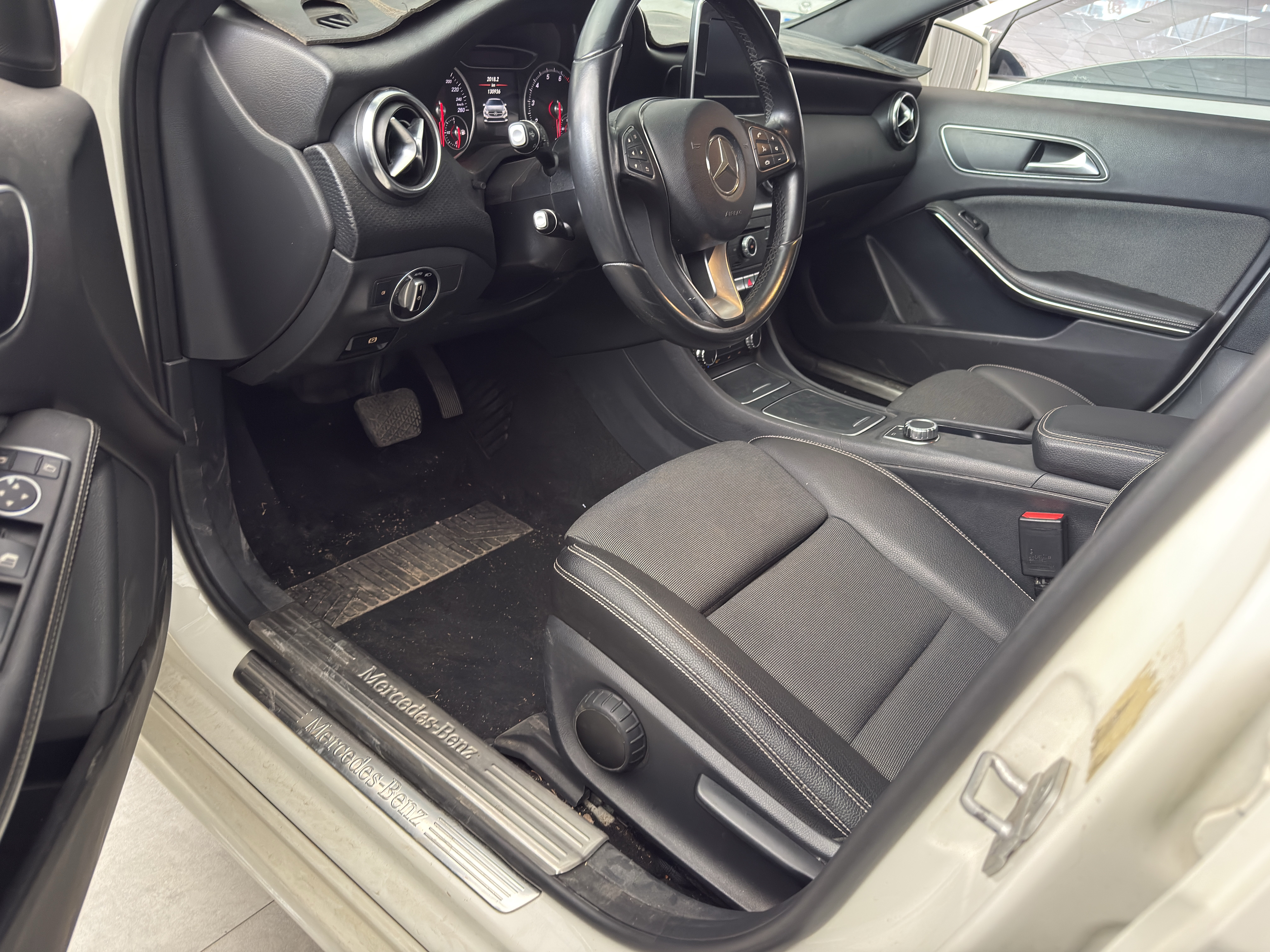 Toyota Sienna 2016 immagine di auto #5