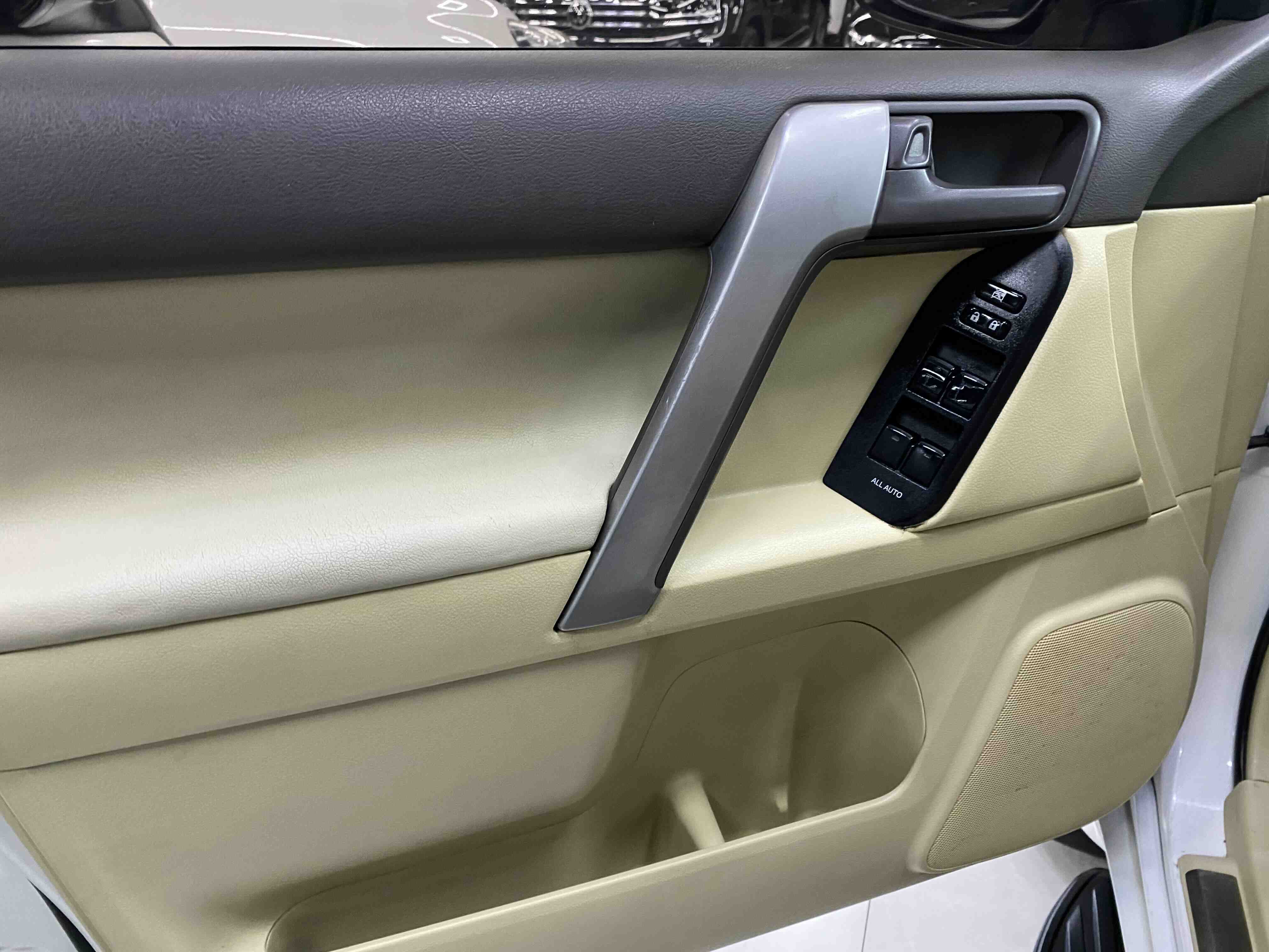 Toyota 2014 car image #5