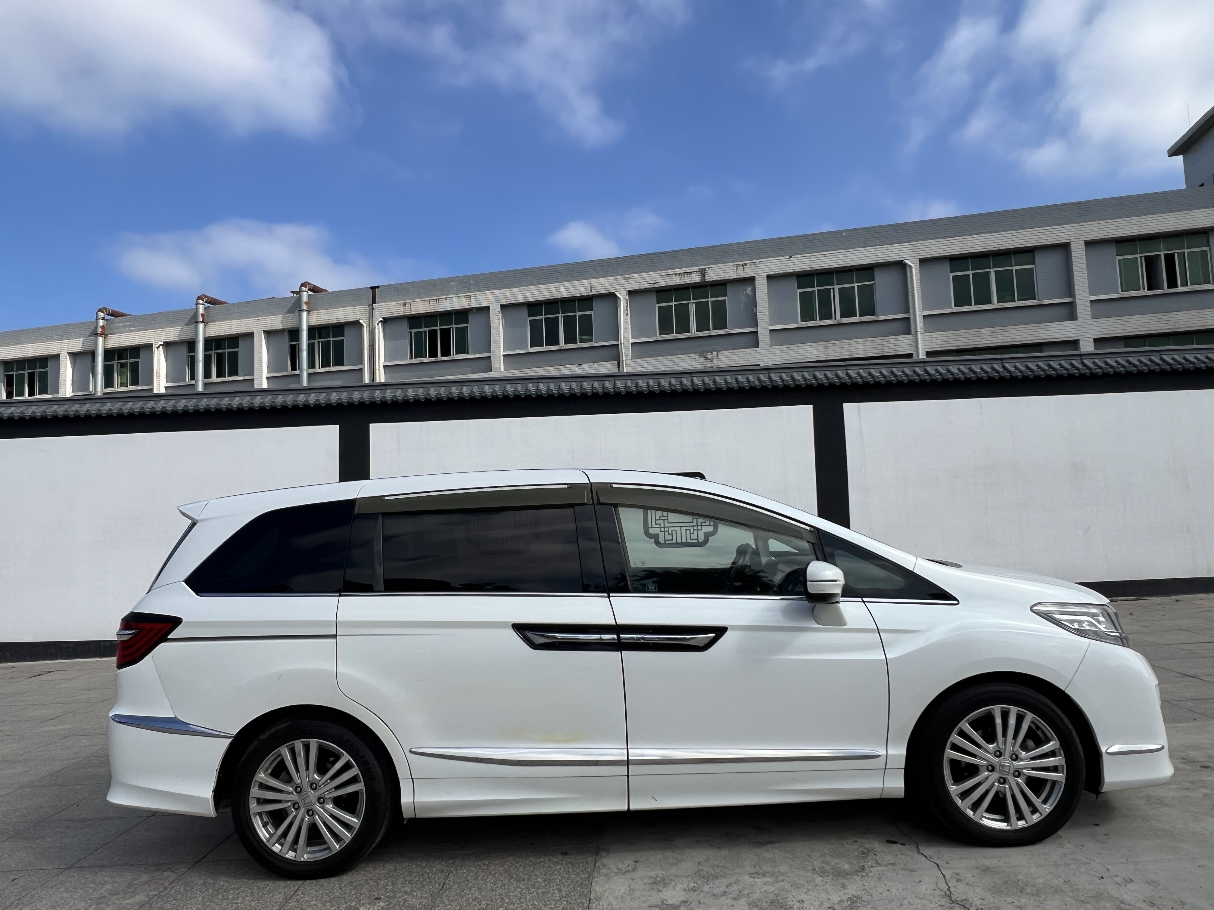 Honda Elysion 2016 imagen de coche #5