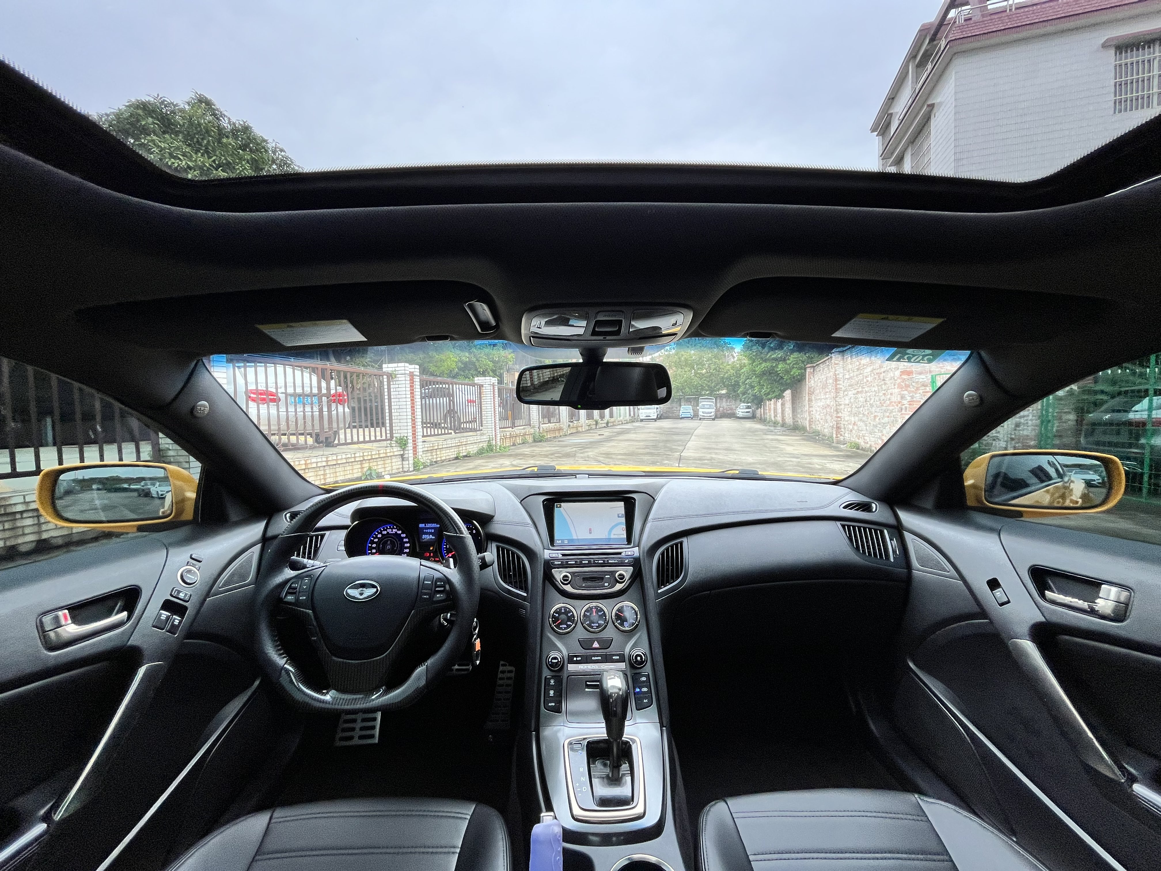 Hyundai Rohens 2013 #5 Hyundai Rohens 2013 car image #5