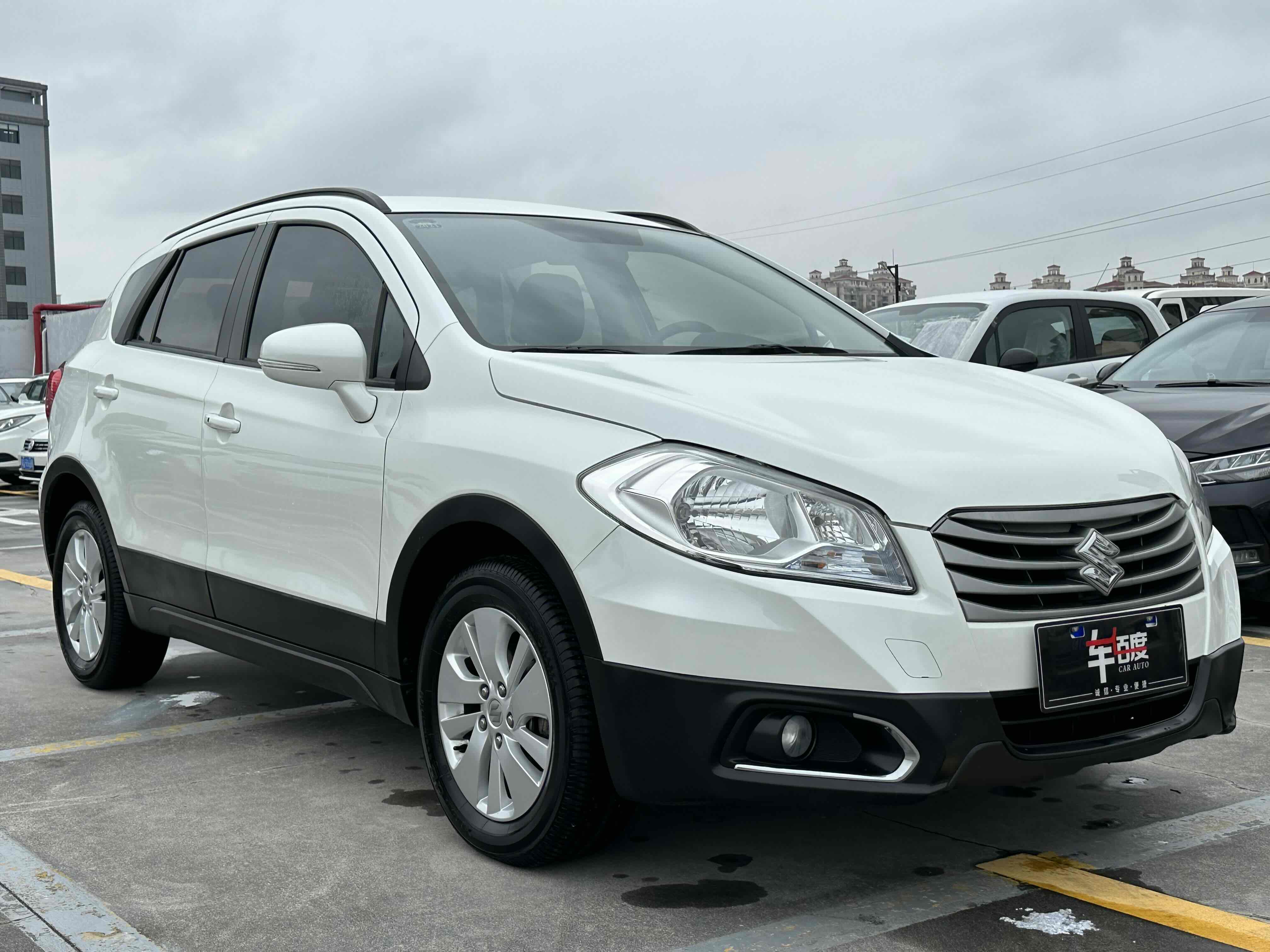 Suzuki S-Cross 2014 immagine di auto #5