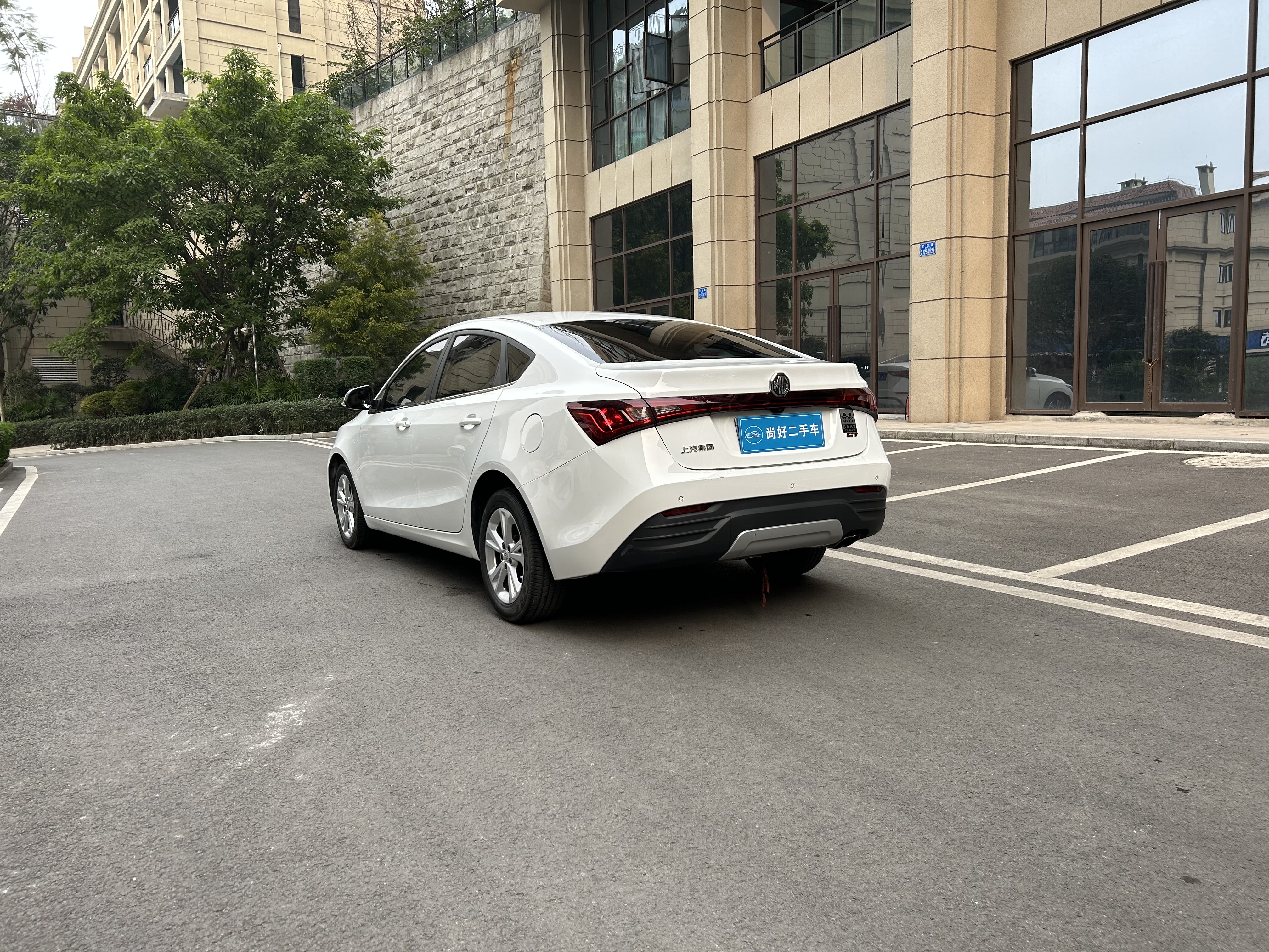 MG GT 2017 car image #5