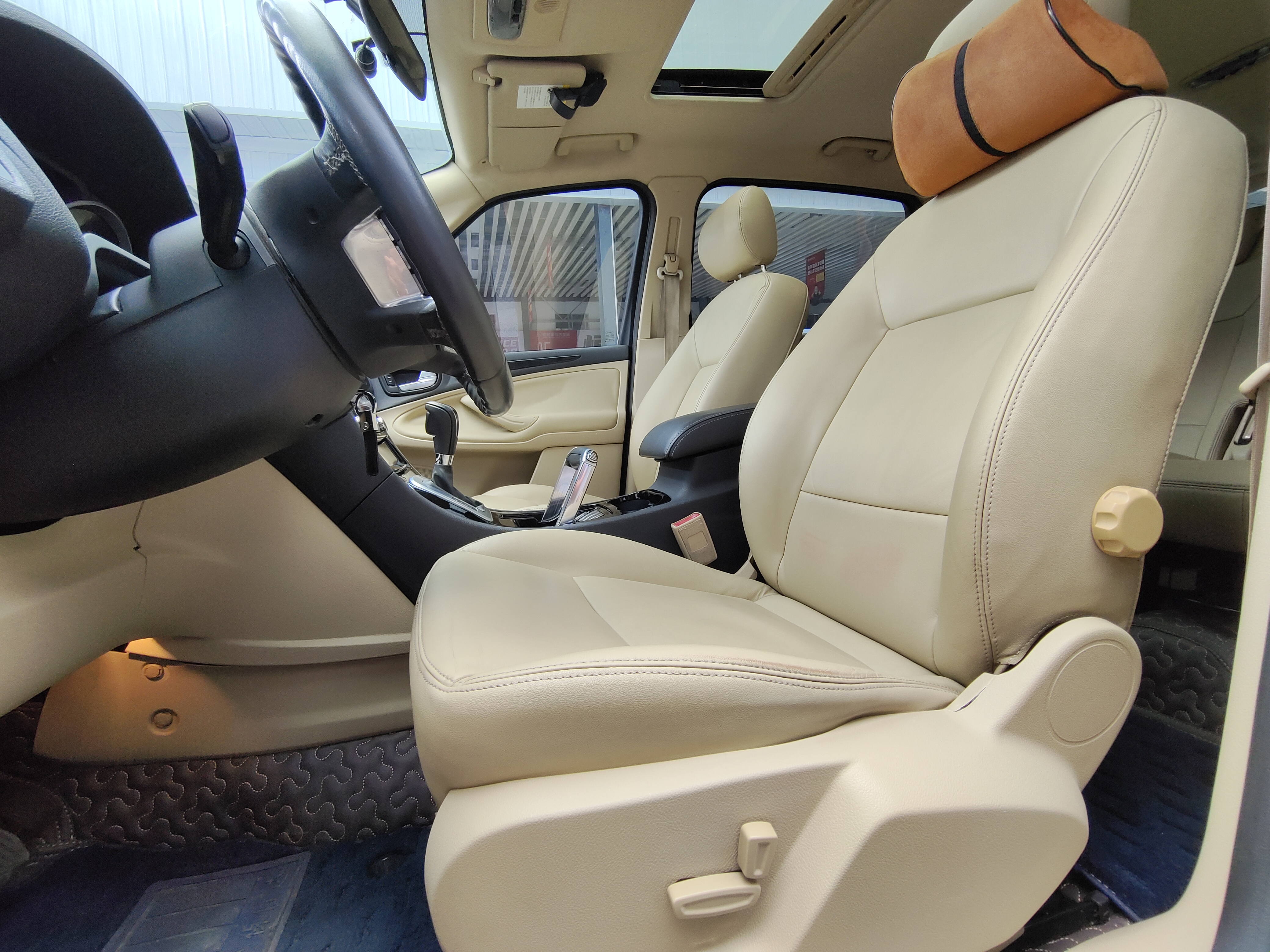 Ford S-MAX 2010 car image #5