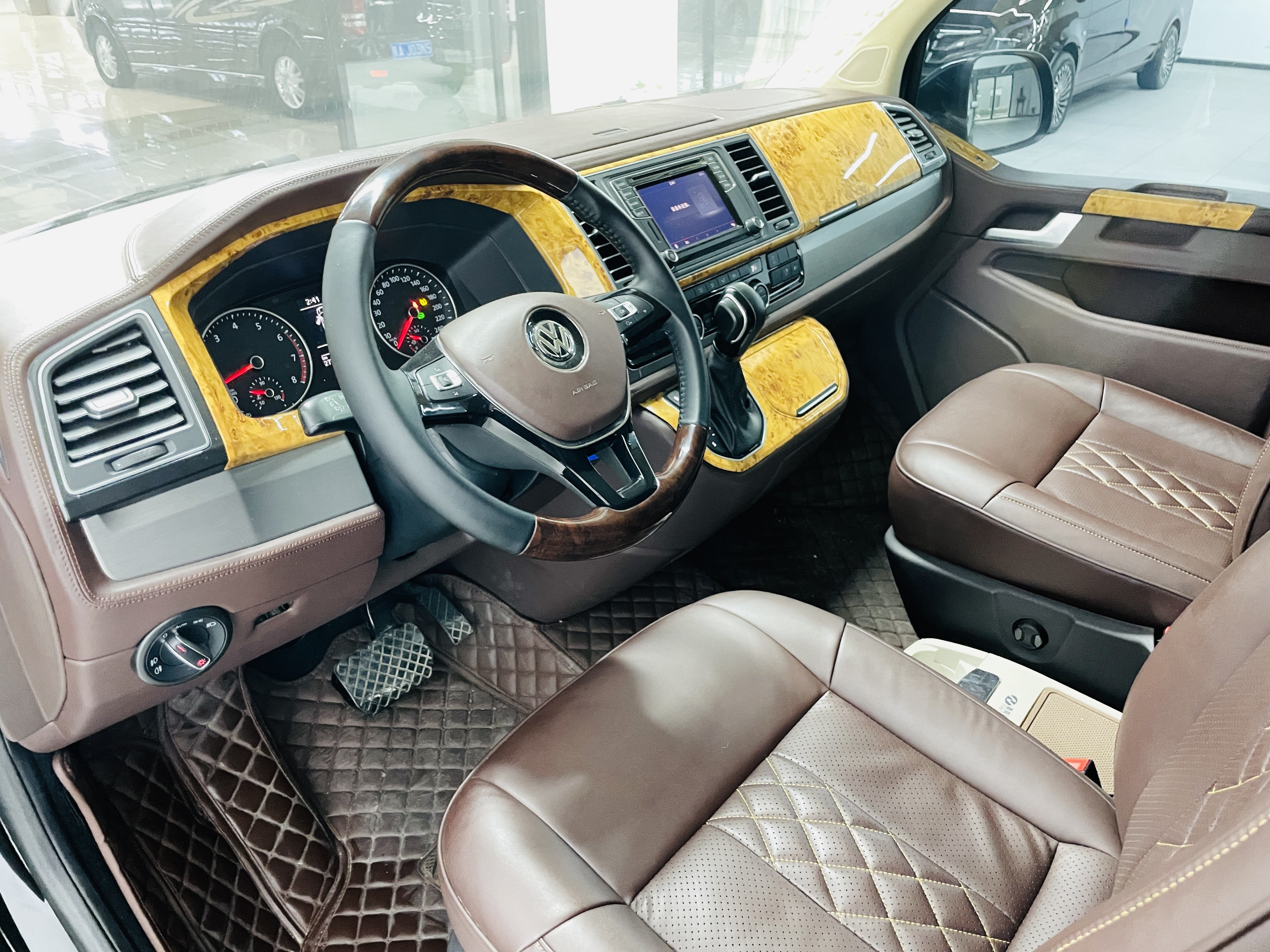 Volkswagen Caravelle 2019 #5 Volkswagen Caravelle 2019 car image #5