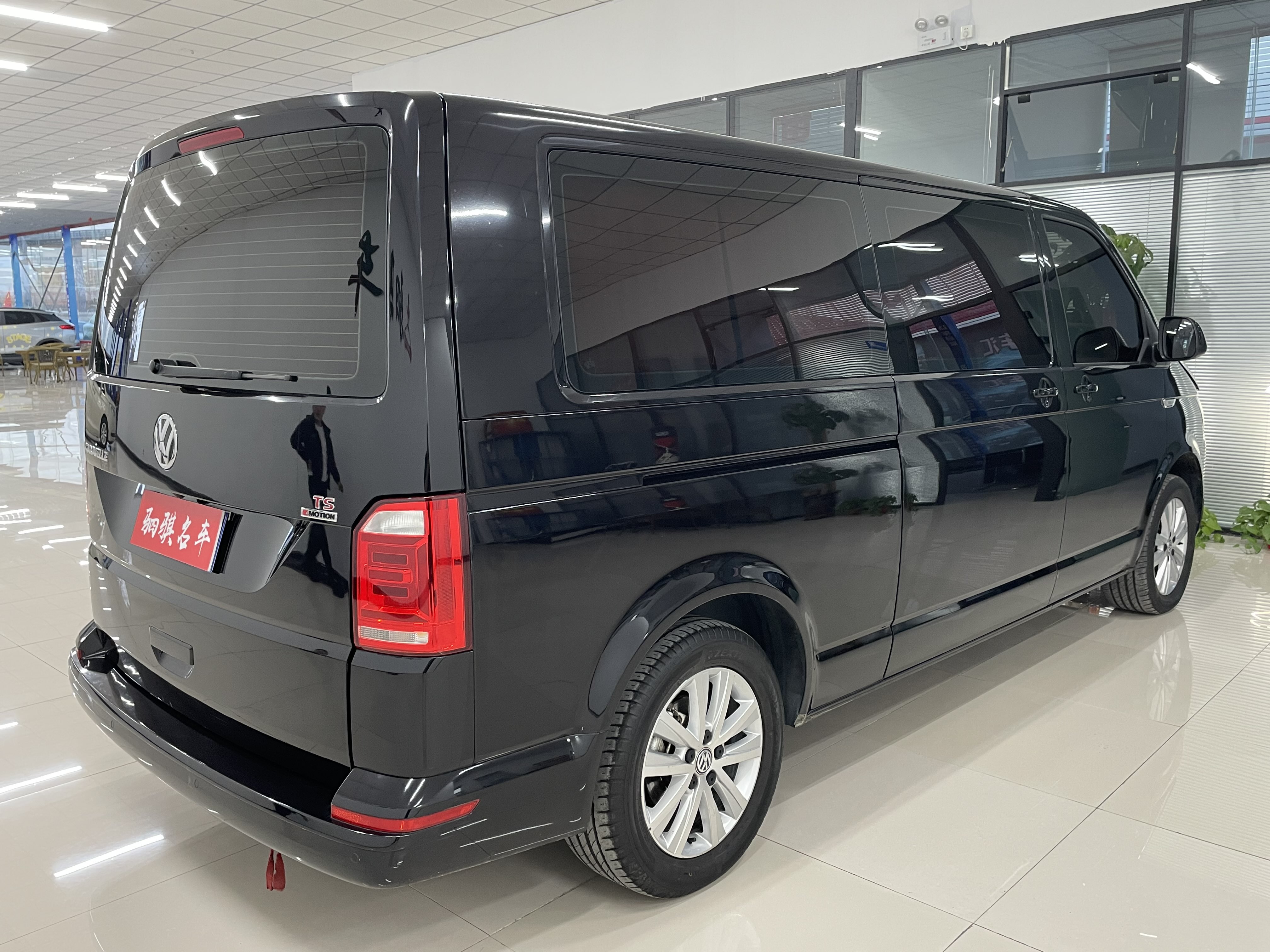 Volkswagen Caravelle 2017 immagine di auto #5