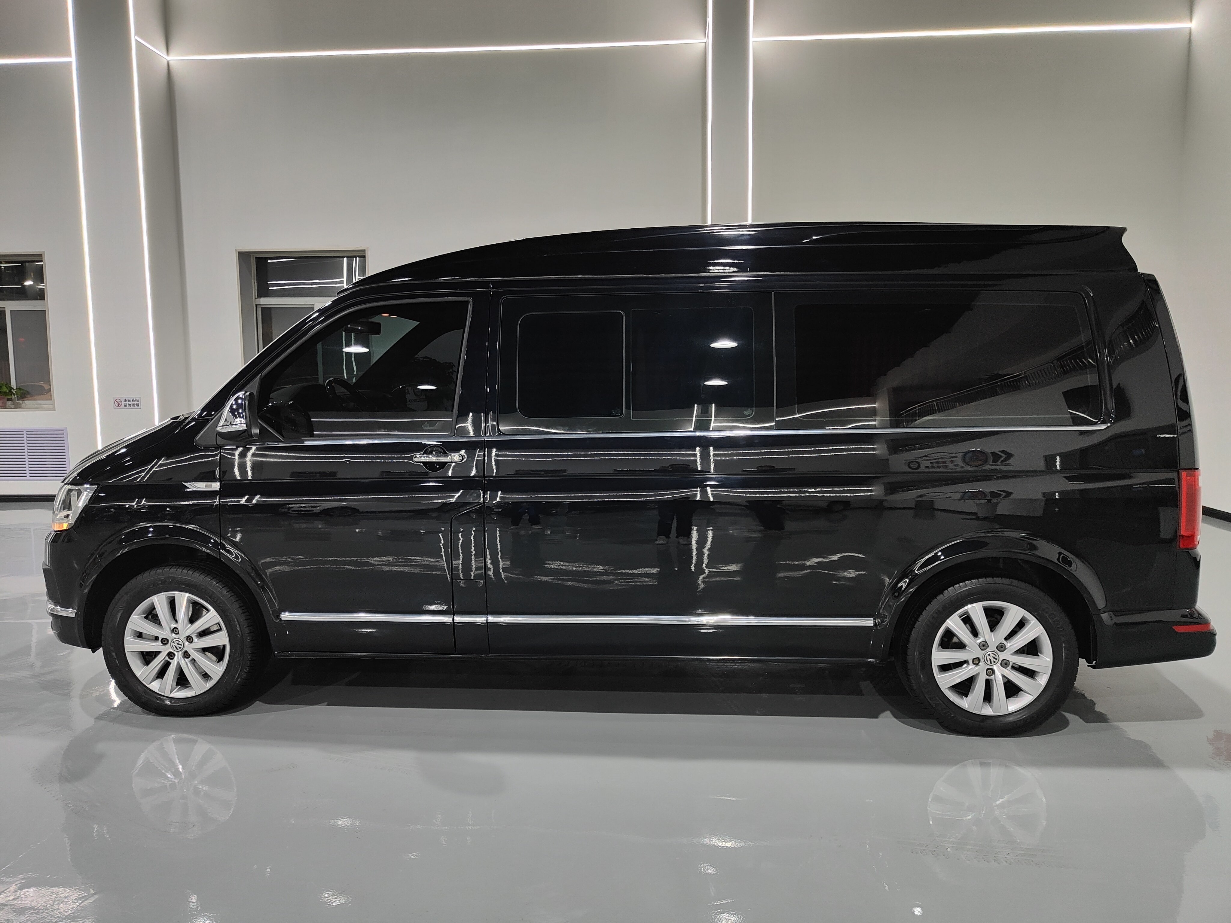 Volkswagen Caravelle 2018 #5 Volkswagen Caravelle 2018 car image #5