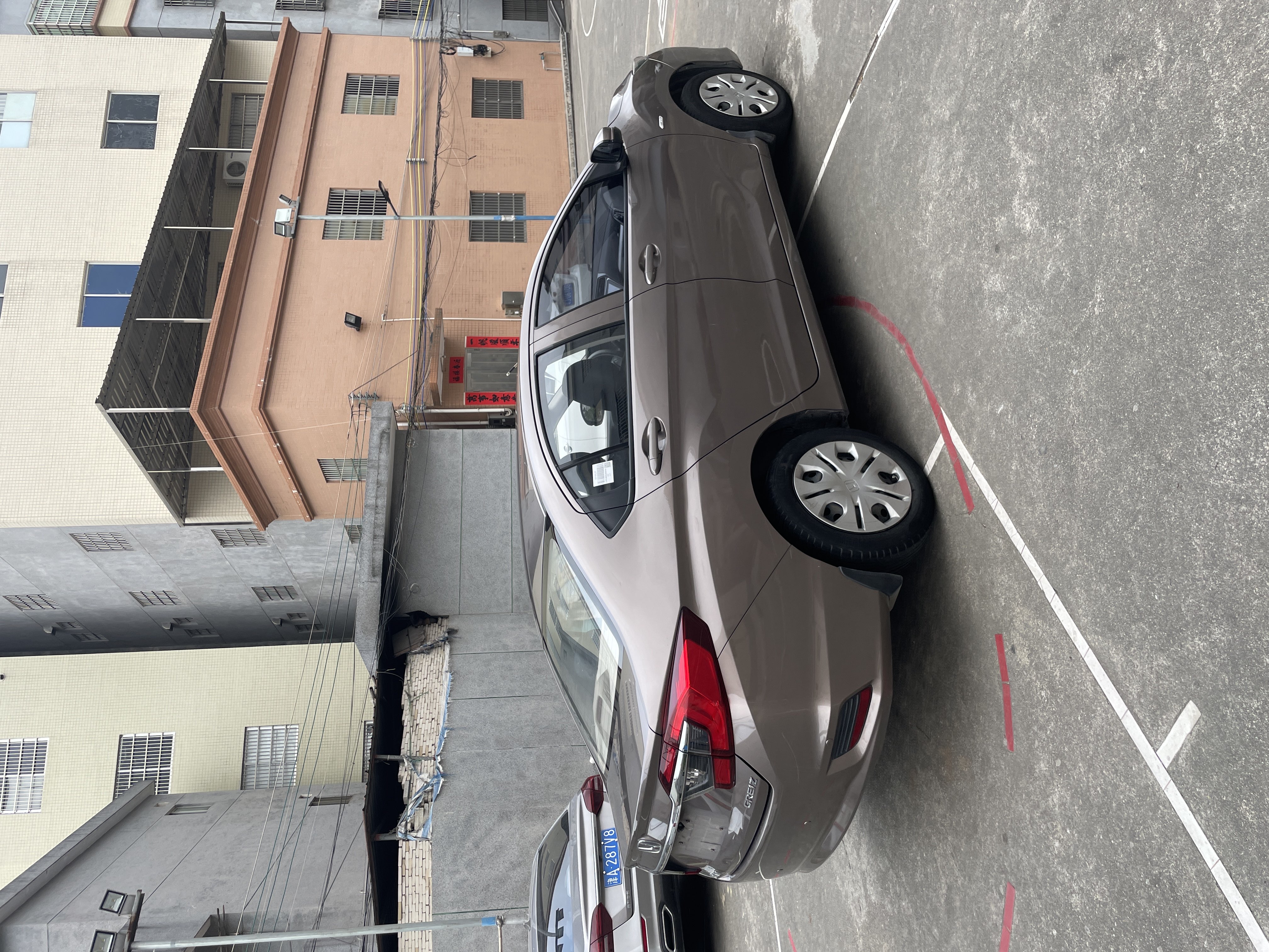 Honda Greiz 2018 #5 Honda Greiz 2018 car image #5