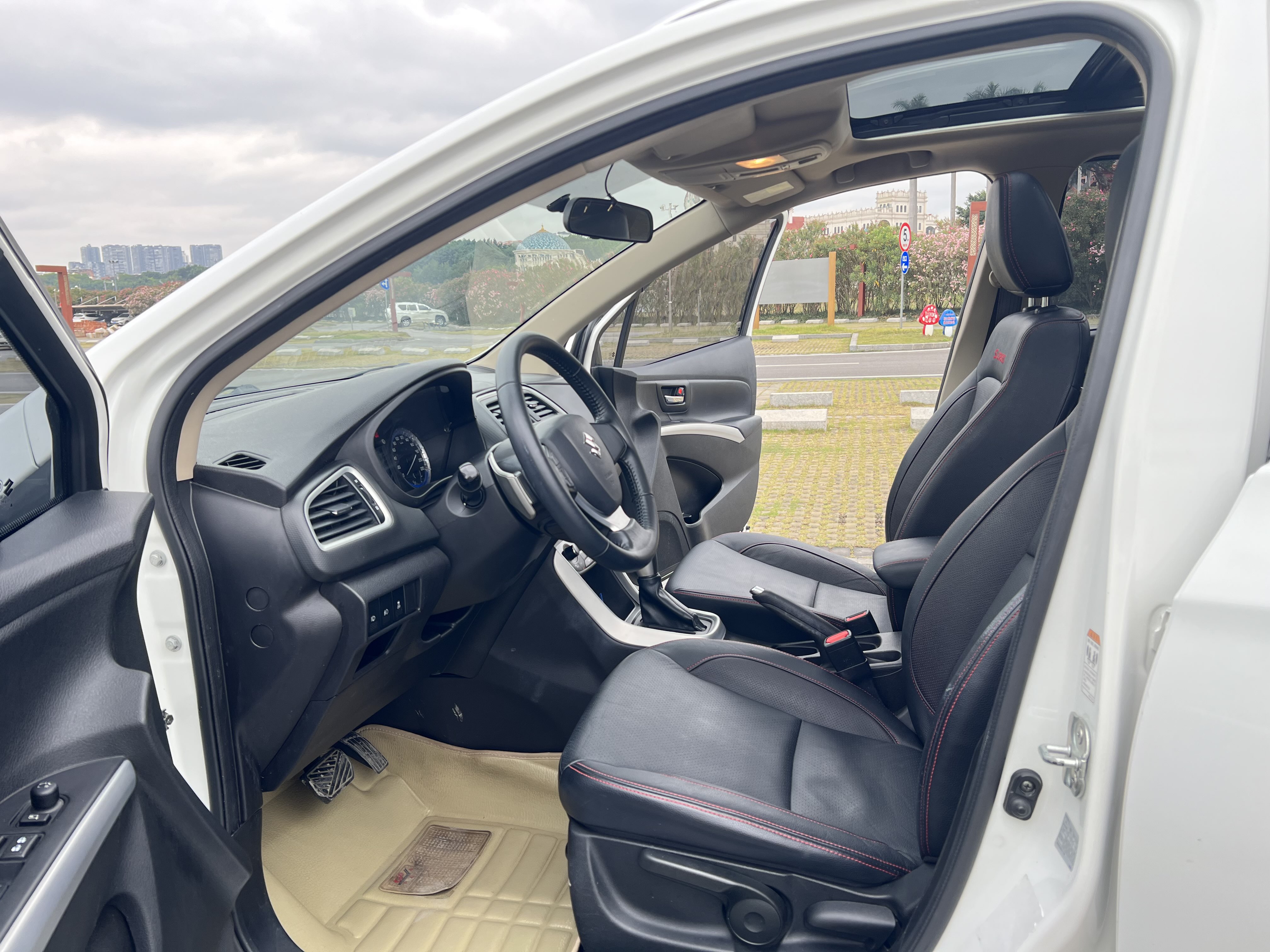 Suzuki S-Cross 2014 immagine di auto #5