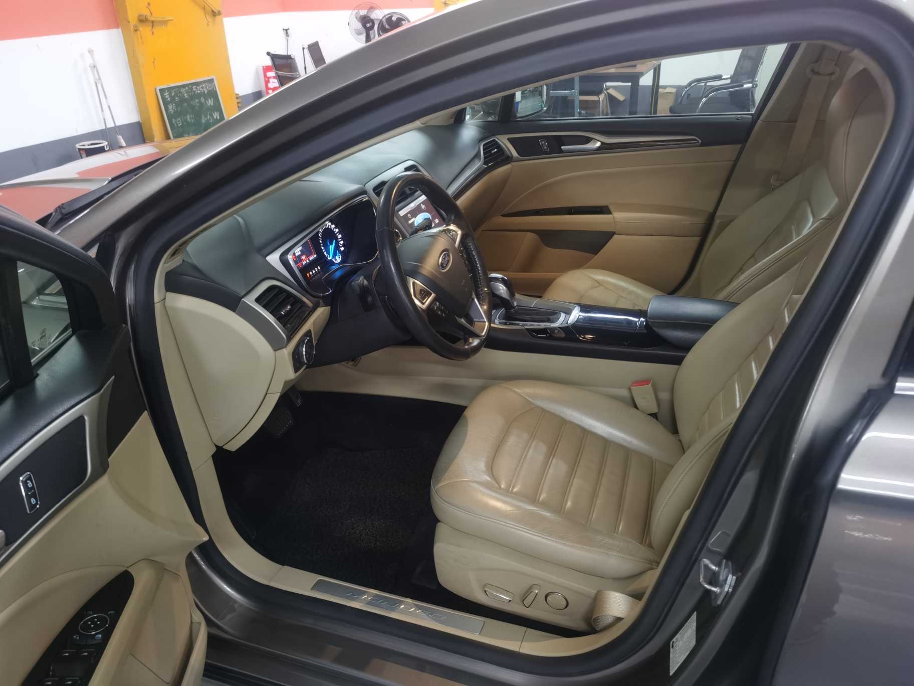 Ford Zhisheng 2014 #5 Ford Zhisheng 2014 car image #5