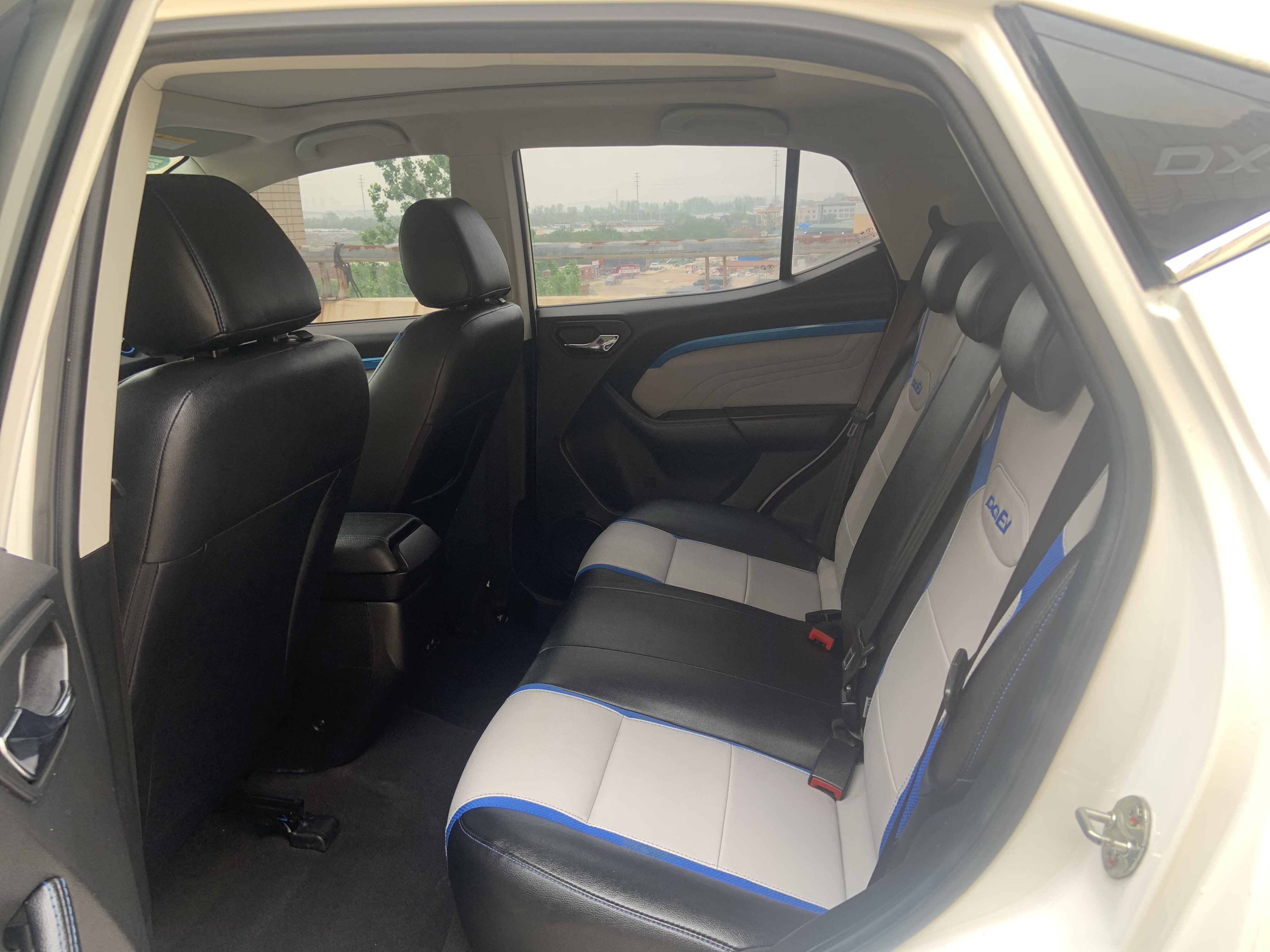 Soueast DX3 2018 #5 Soueast DX3 2018 car image #5