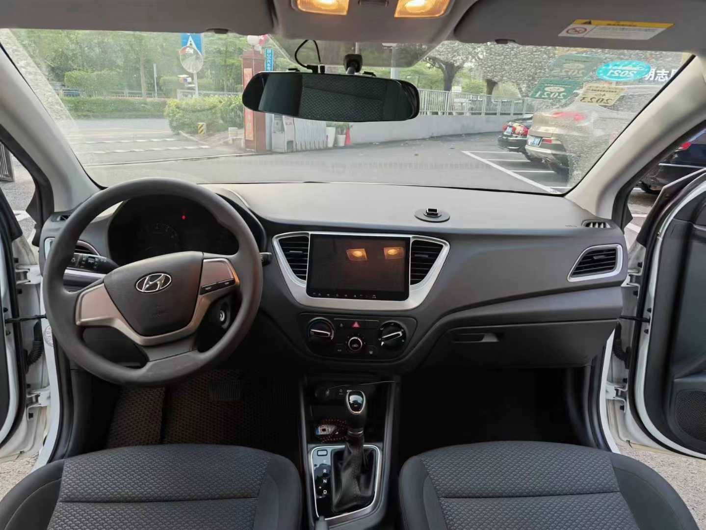 Hyundai Verna RV 2017 #5 Hyundai Verna RV 2017 car image #5