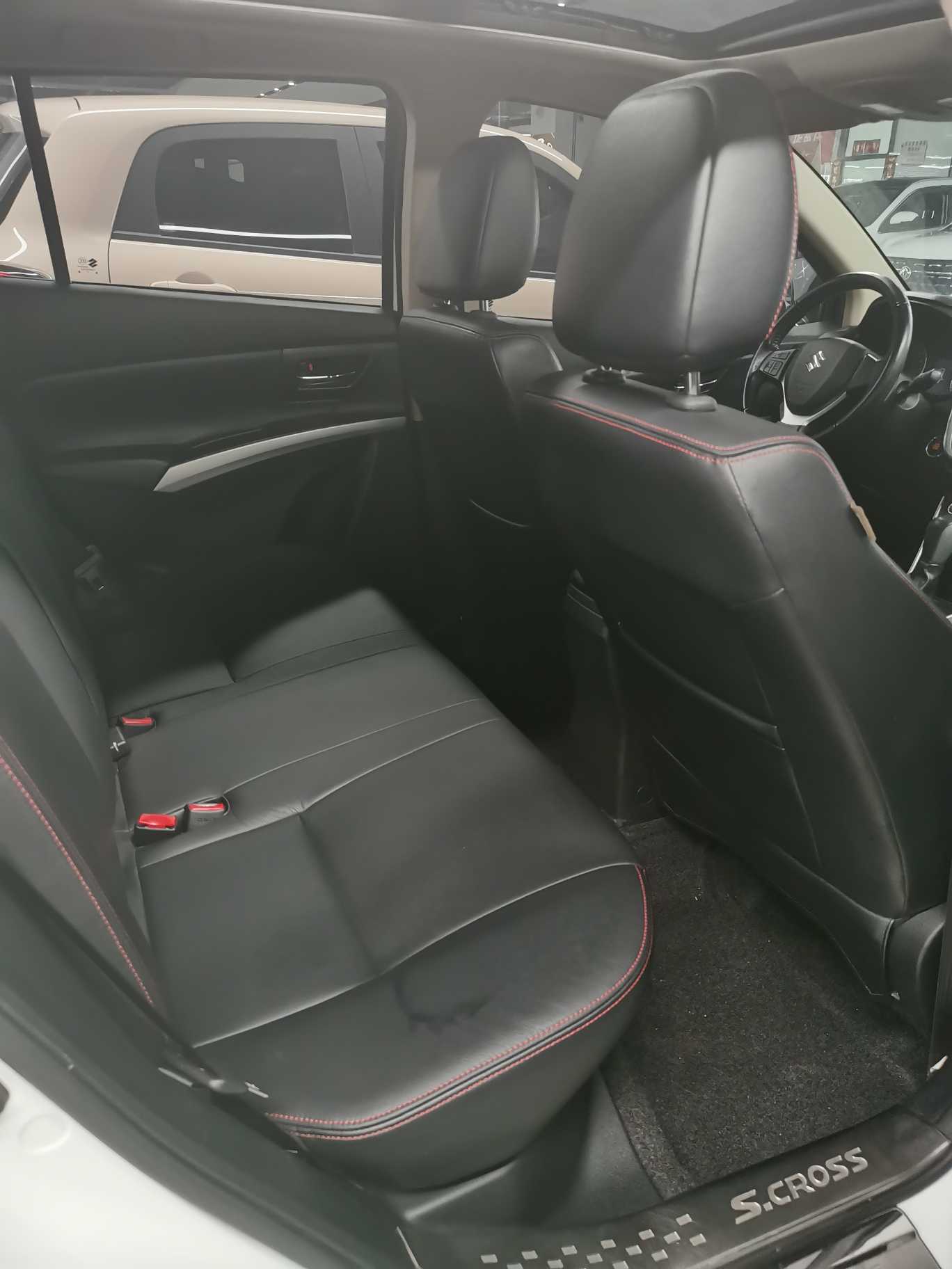 Suzuki S-Cross 2014 immagine di auto #5