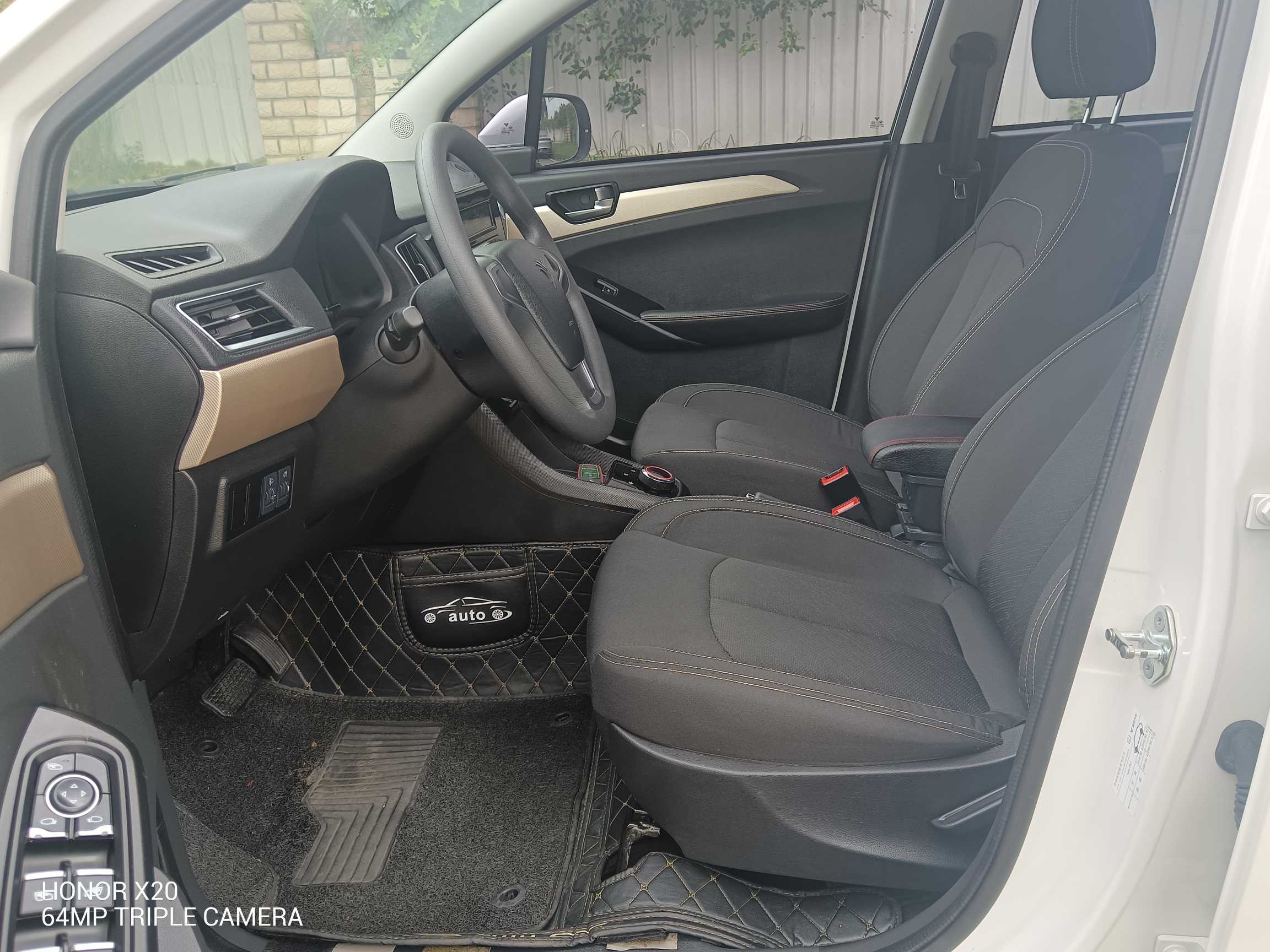 哪吒汽车 哪吒N01 2020 汽车图片 #5