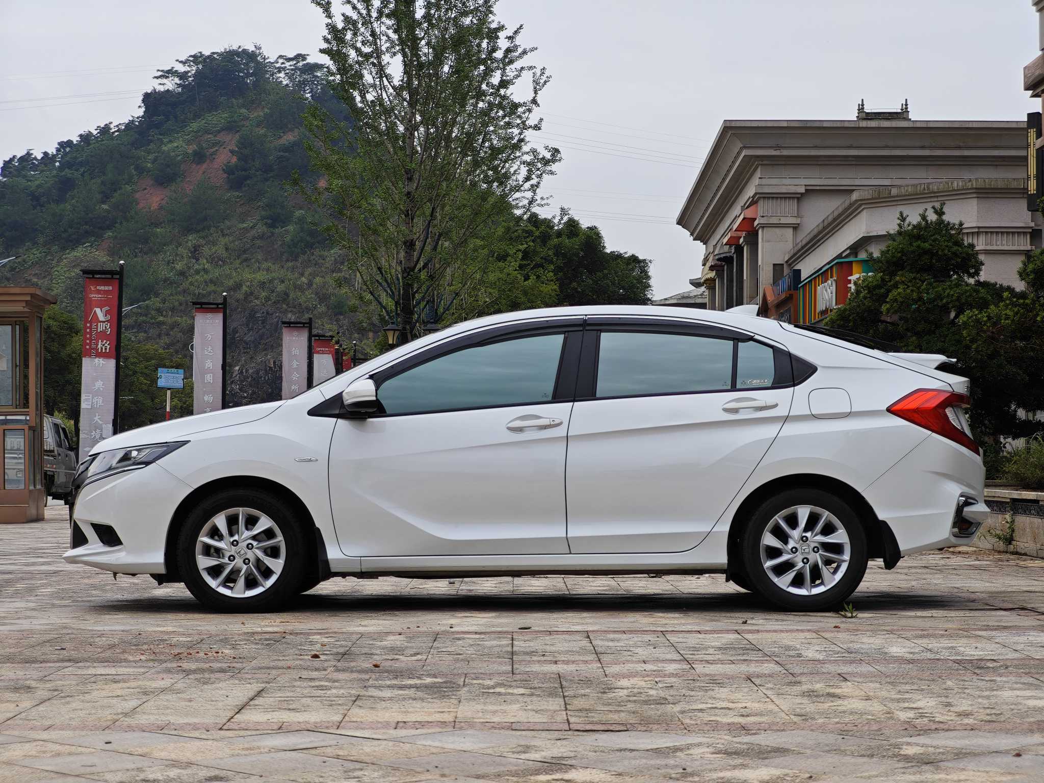 Honda Gienia 2019 car image #5