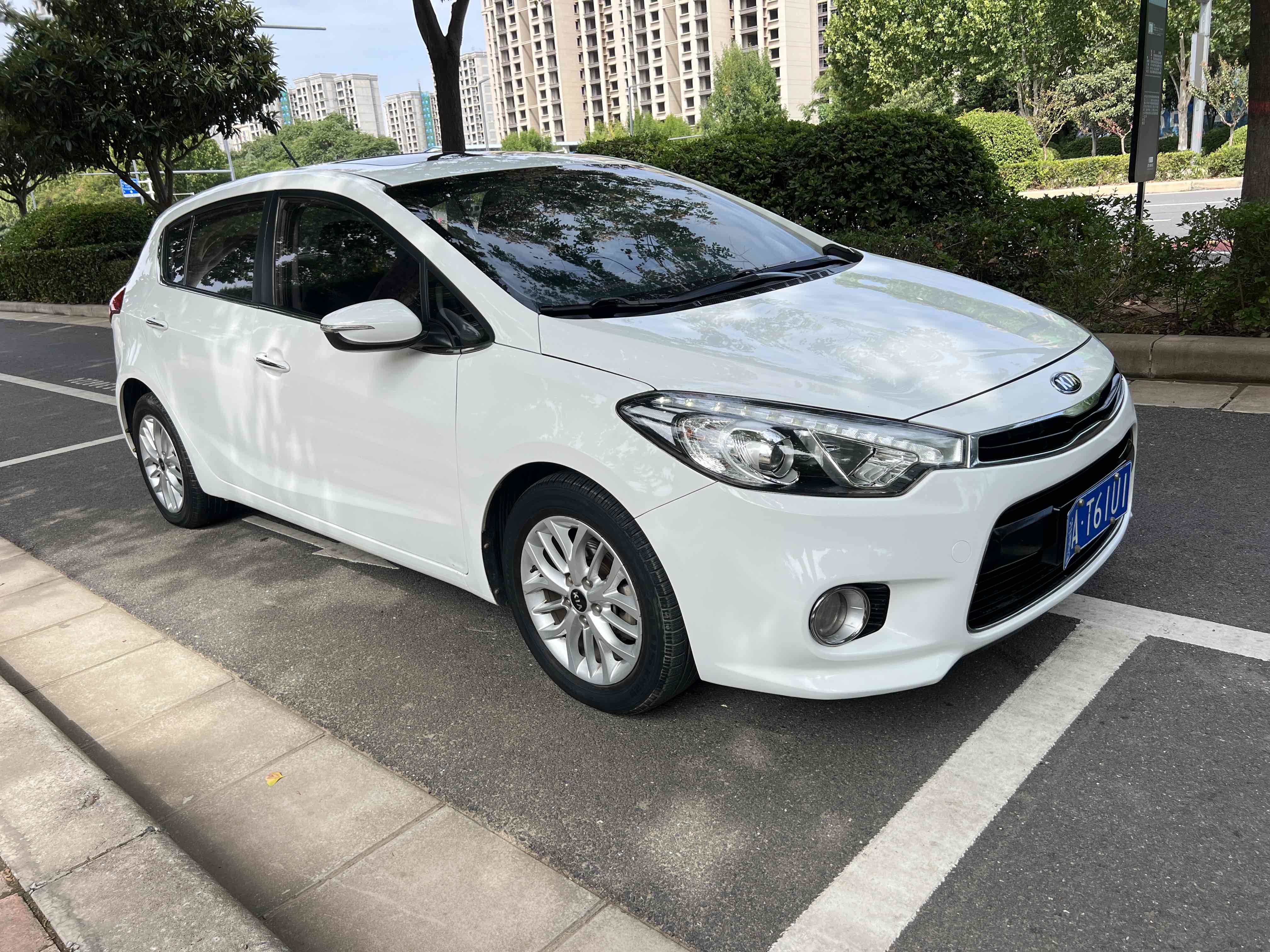 Kia Forte Koup 2015 car image #5