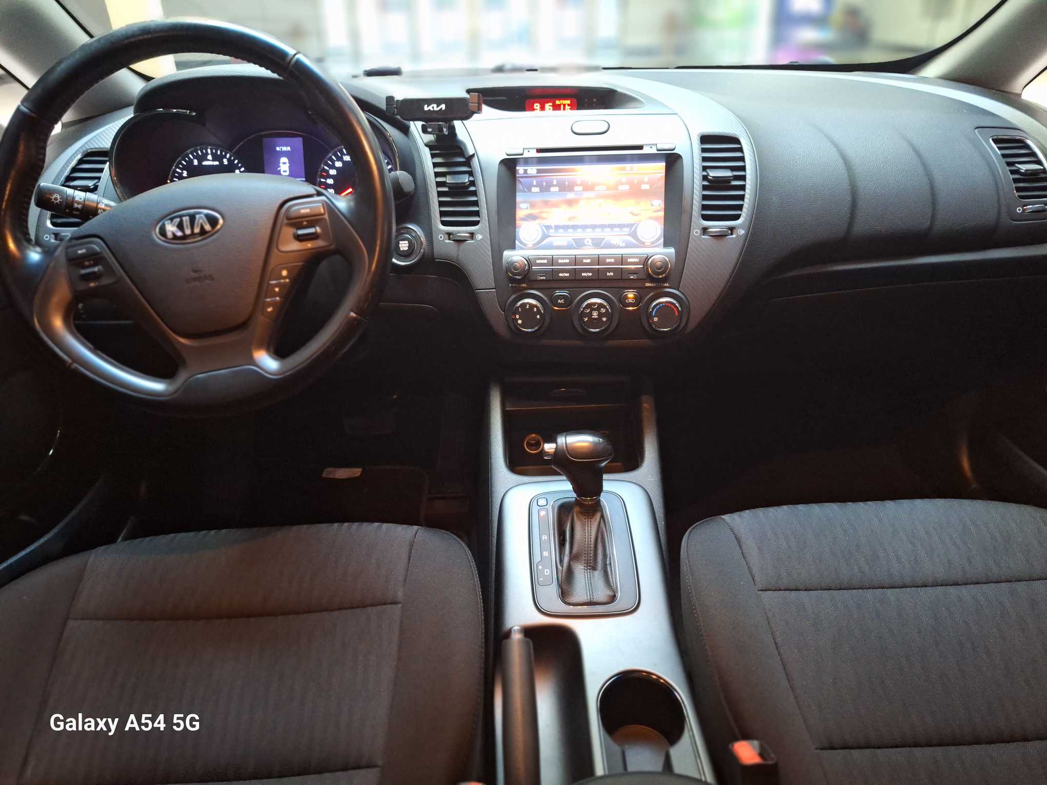 Kia Forte Koup 2015 car image #5