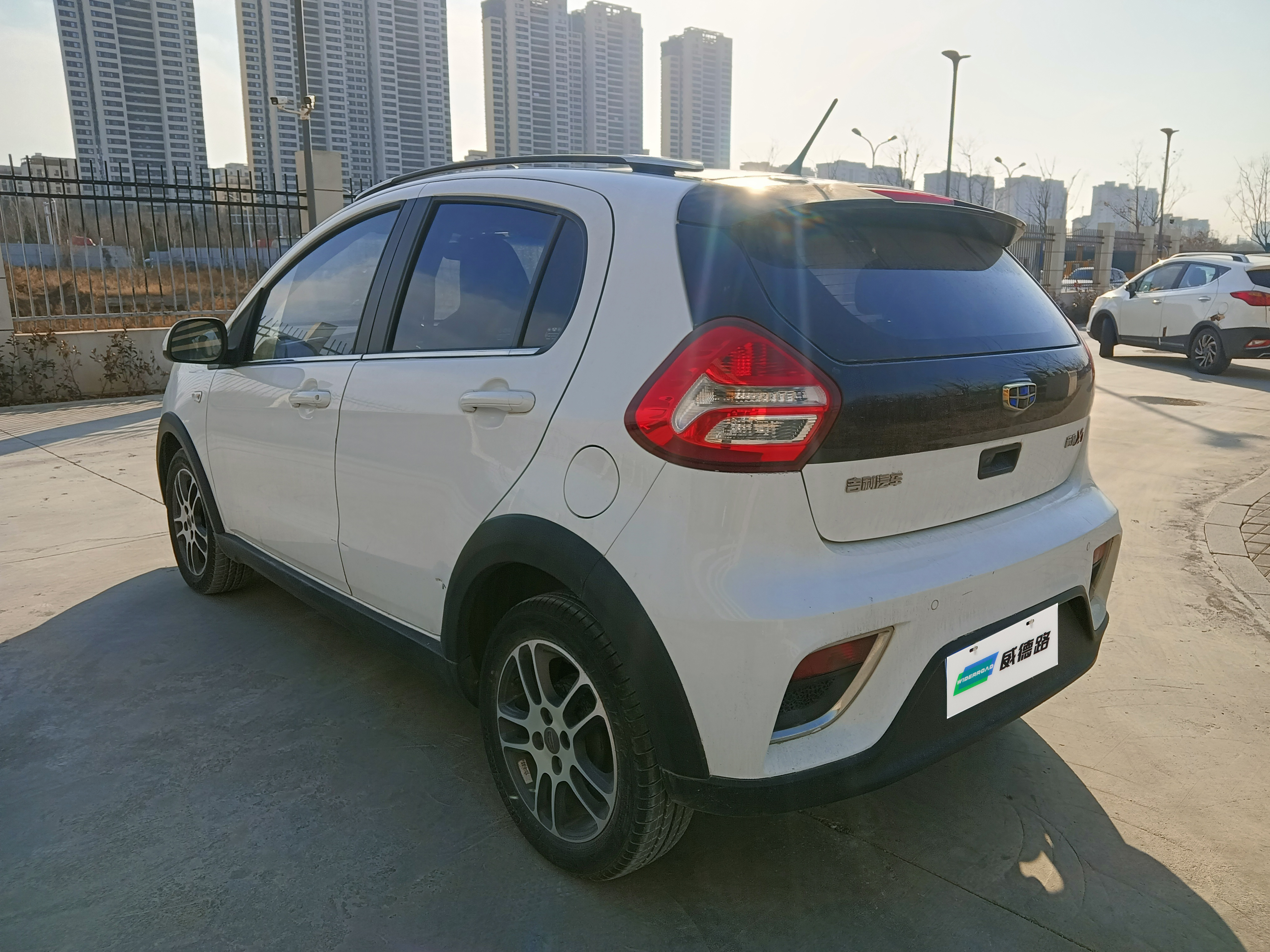 GEELY Vision X1 2019 صورة سيارة #5