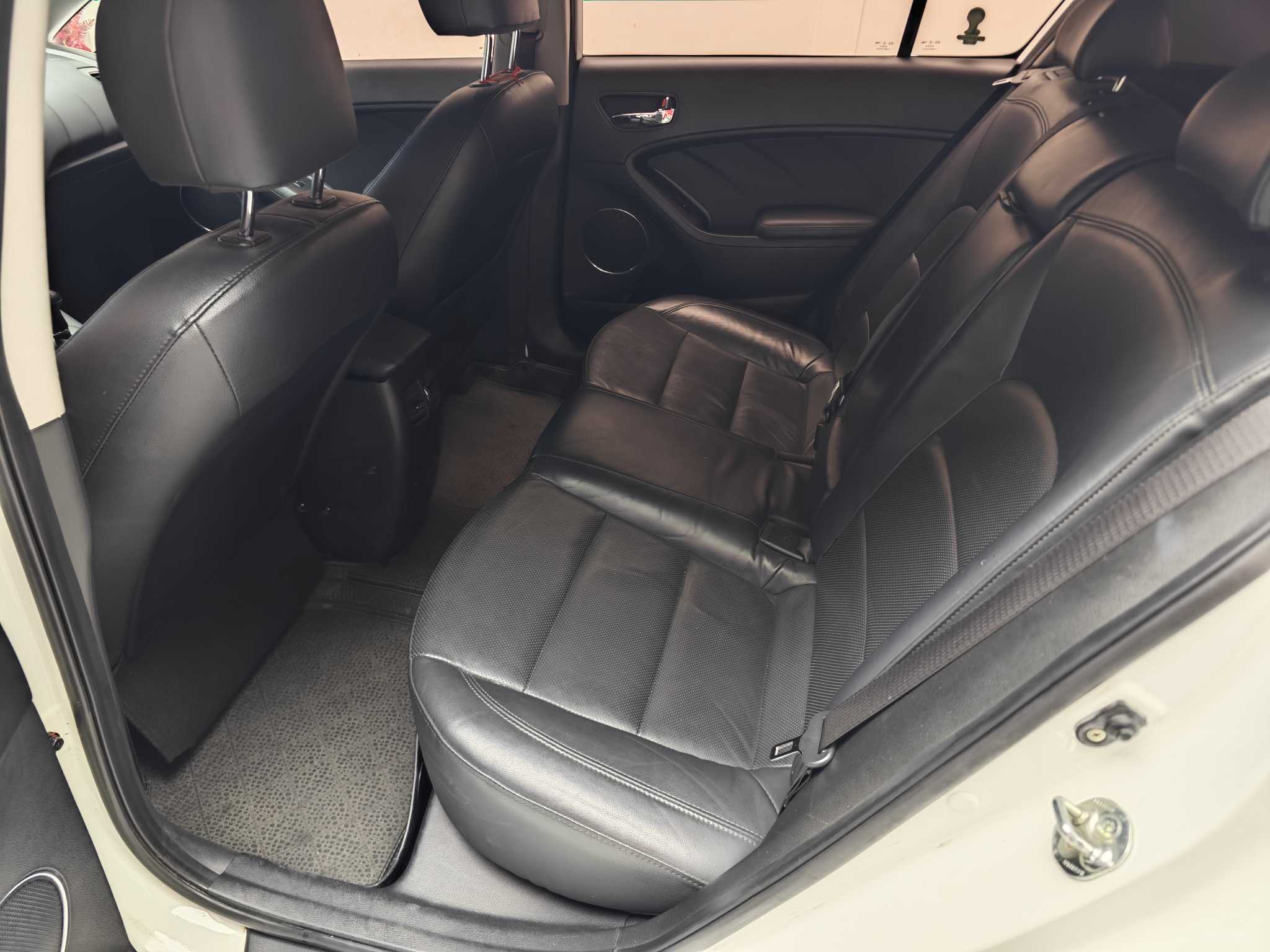 Kia Forte Koup 2014 car image #5