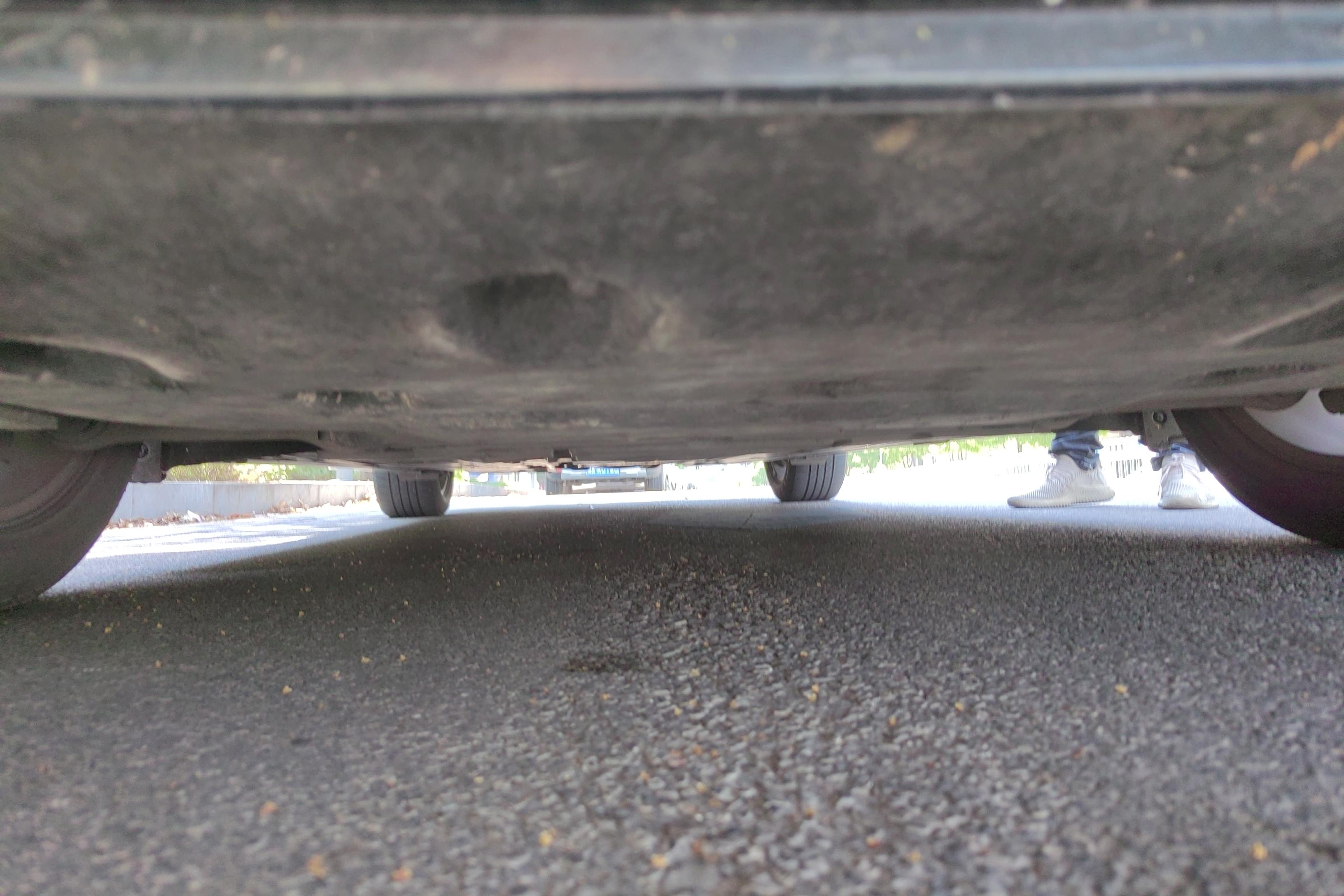 Hyundai Rohens 2014 car image #5