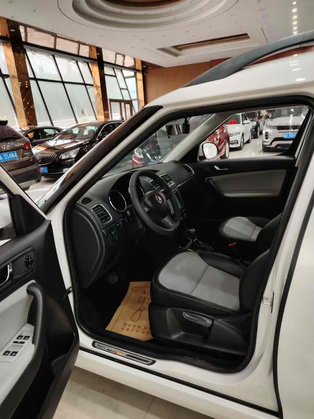 Skoda Yeti 2015 car image #5