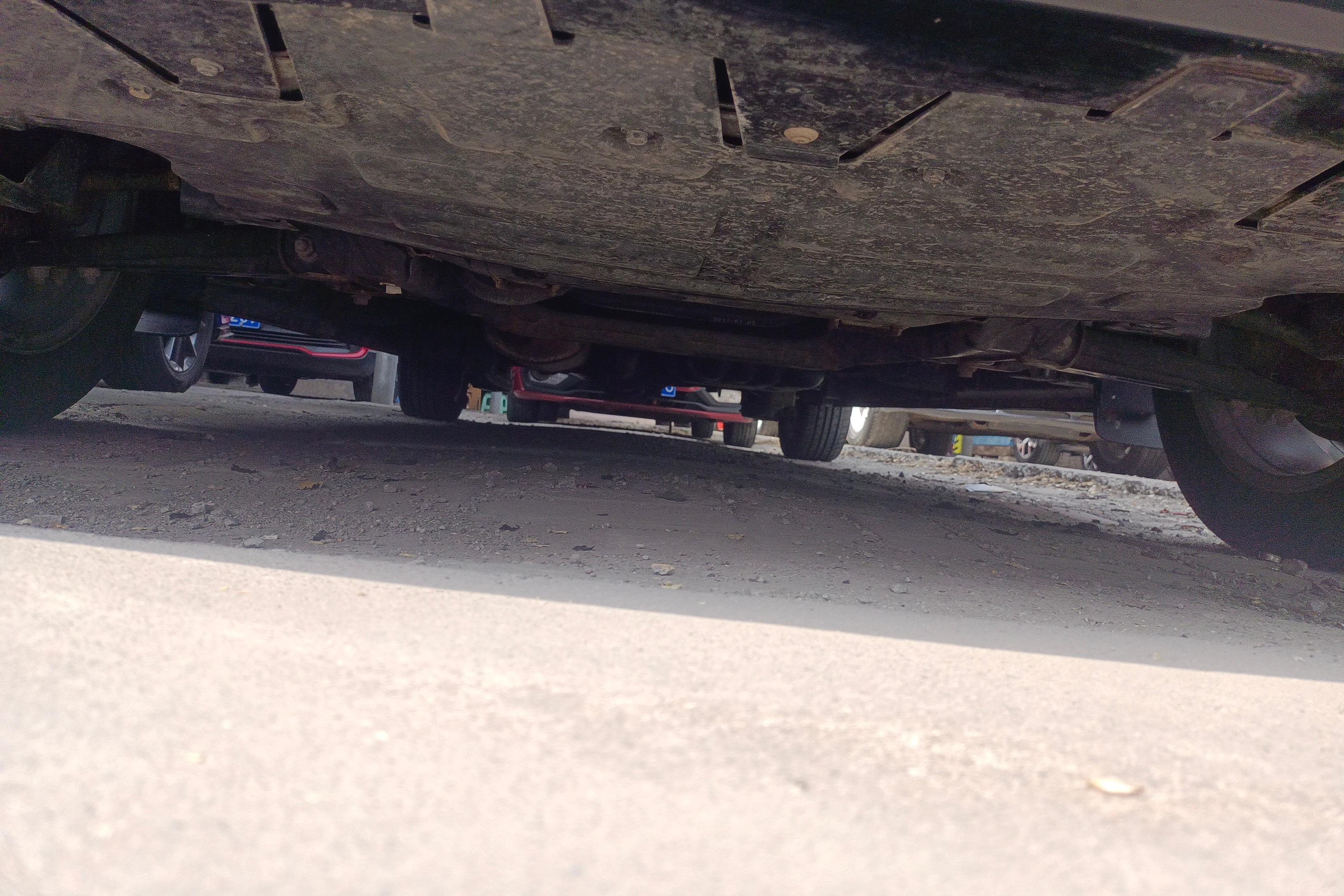 Forthing Lingzhi PLUS 2021 #5 Forthing Lingzhi PLUS 2021 car image #5