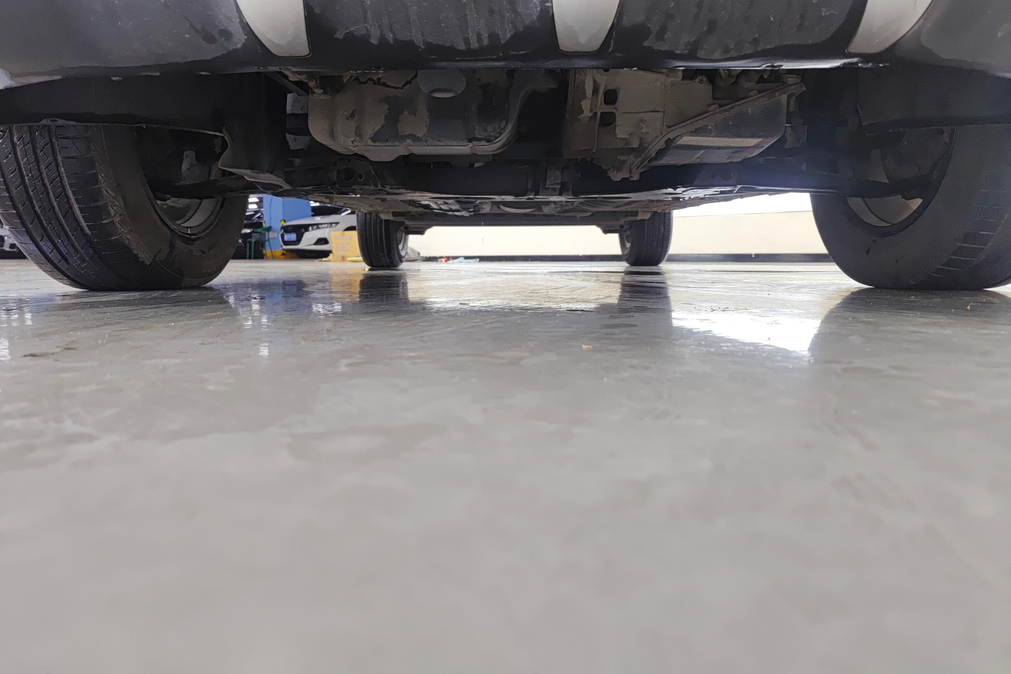 Forthing JOYEAR XV 2017 car image #5