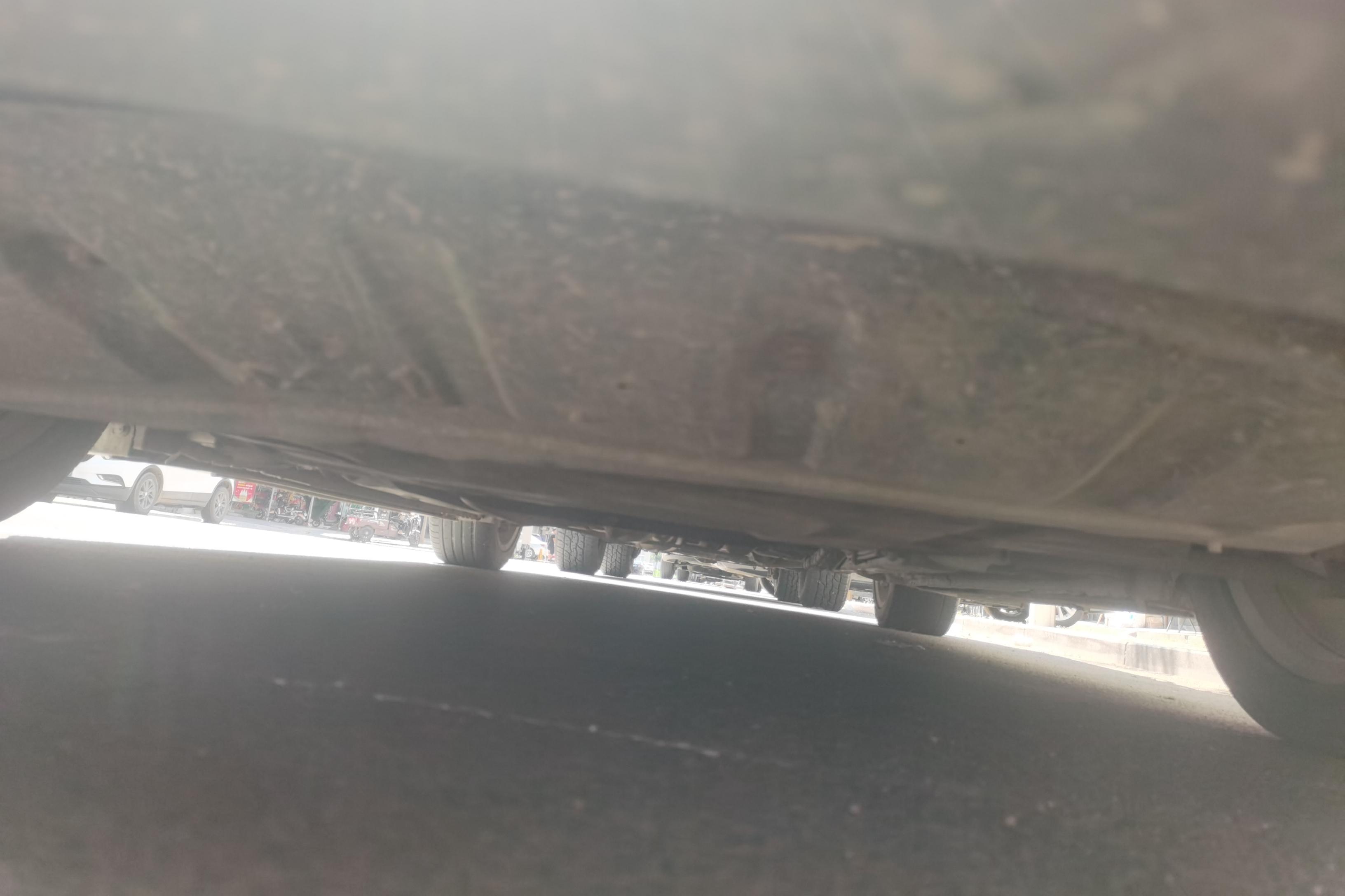 Hyundai Rohens 2012 #5 Hyundai Rohens 2012 car image #5