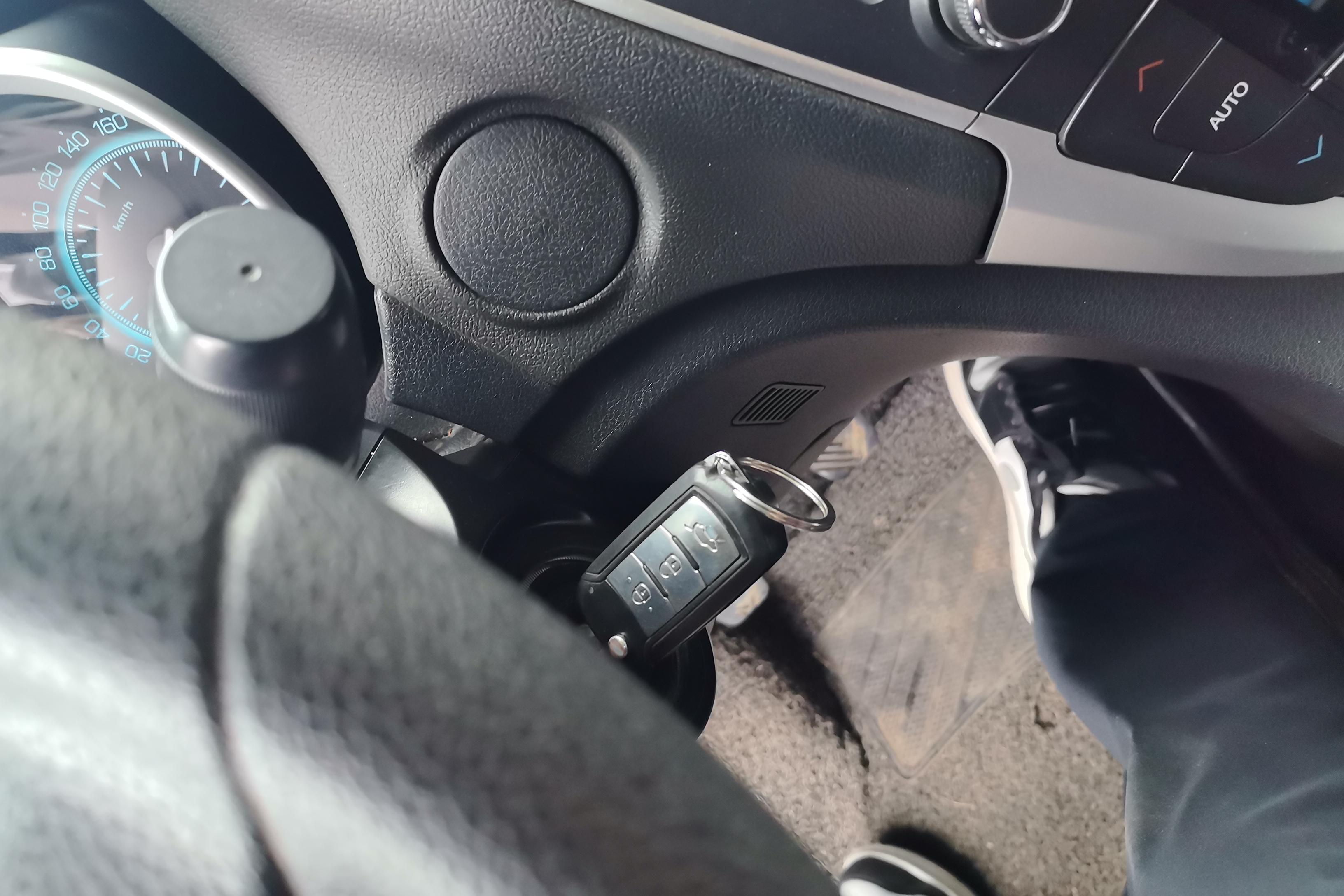 GAC Trumpchi GS5 2014 изображение автомобиля #5