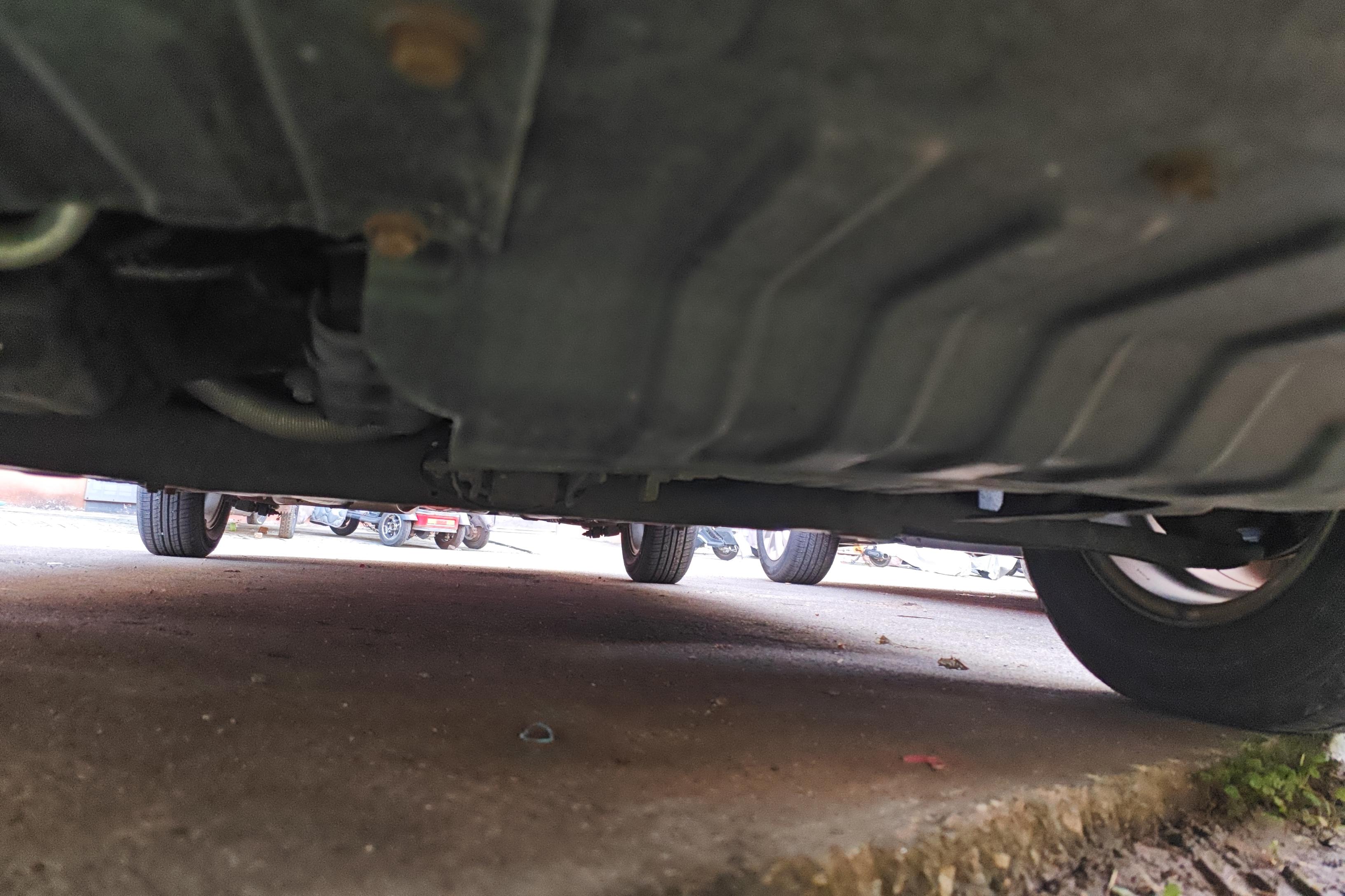 Hyundai Reina 2014 car image #5