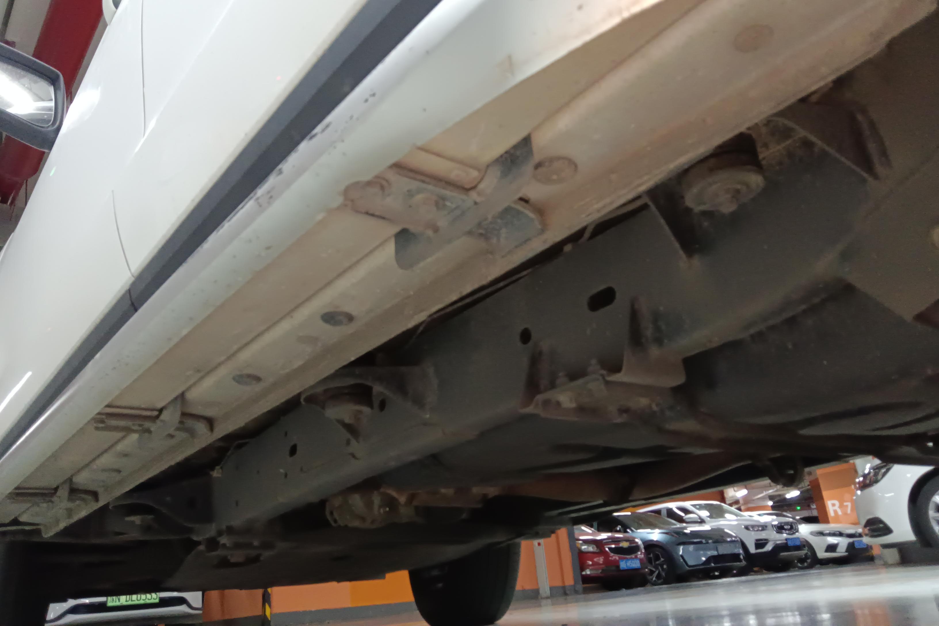 Roewe RX8 2018 изображение автомобиля #5