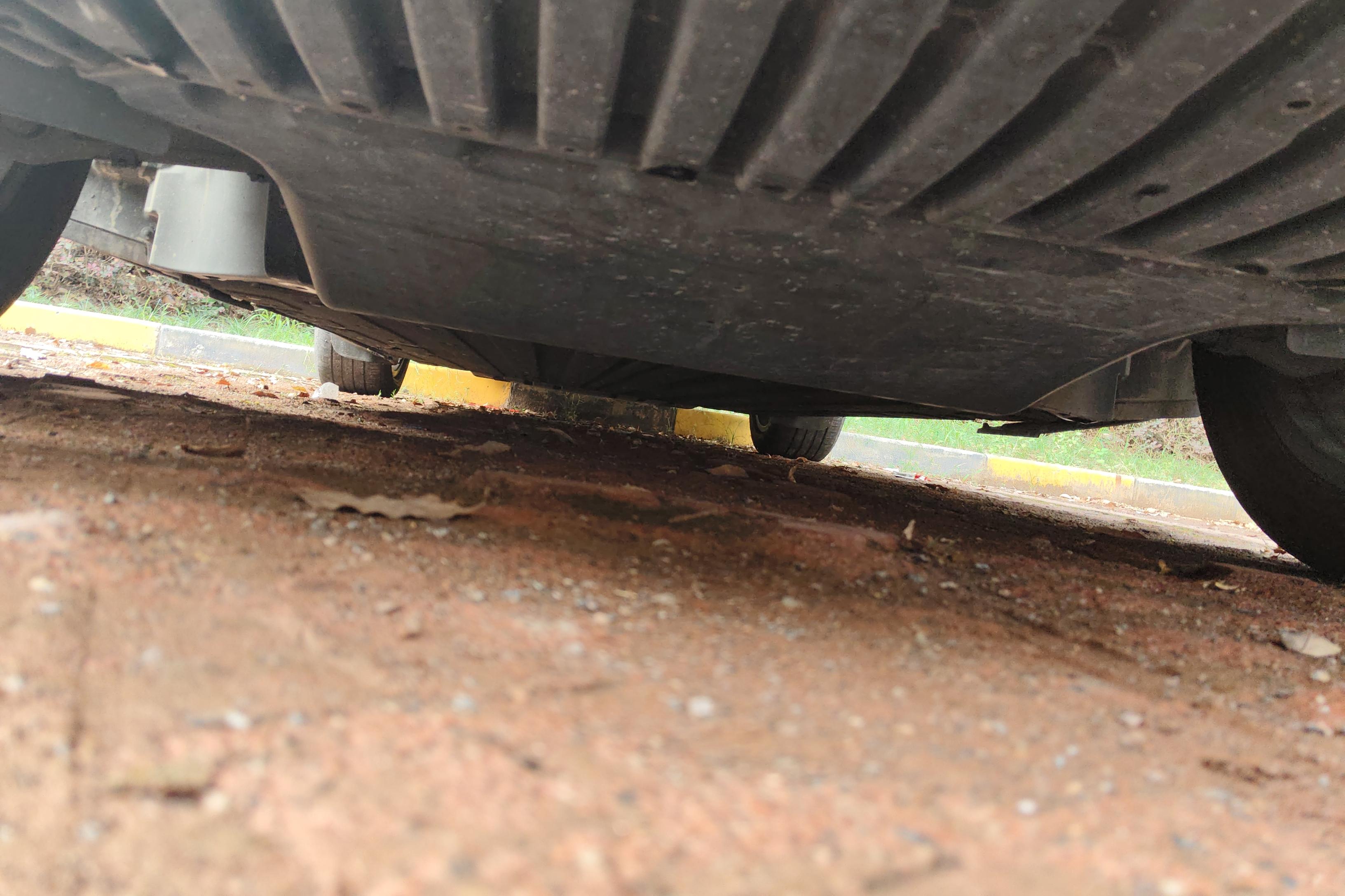 Mercedes-Benz EQC Class 2020 car image #5