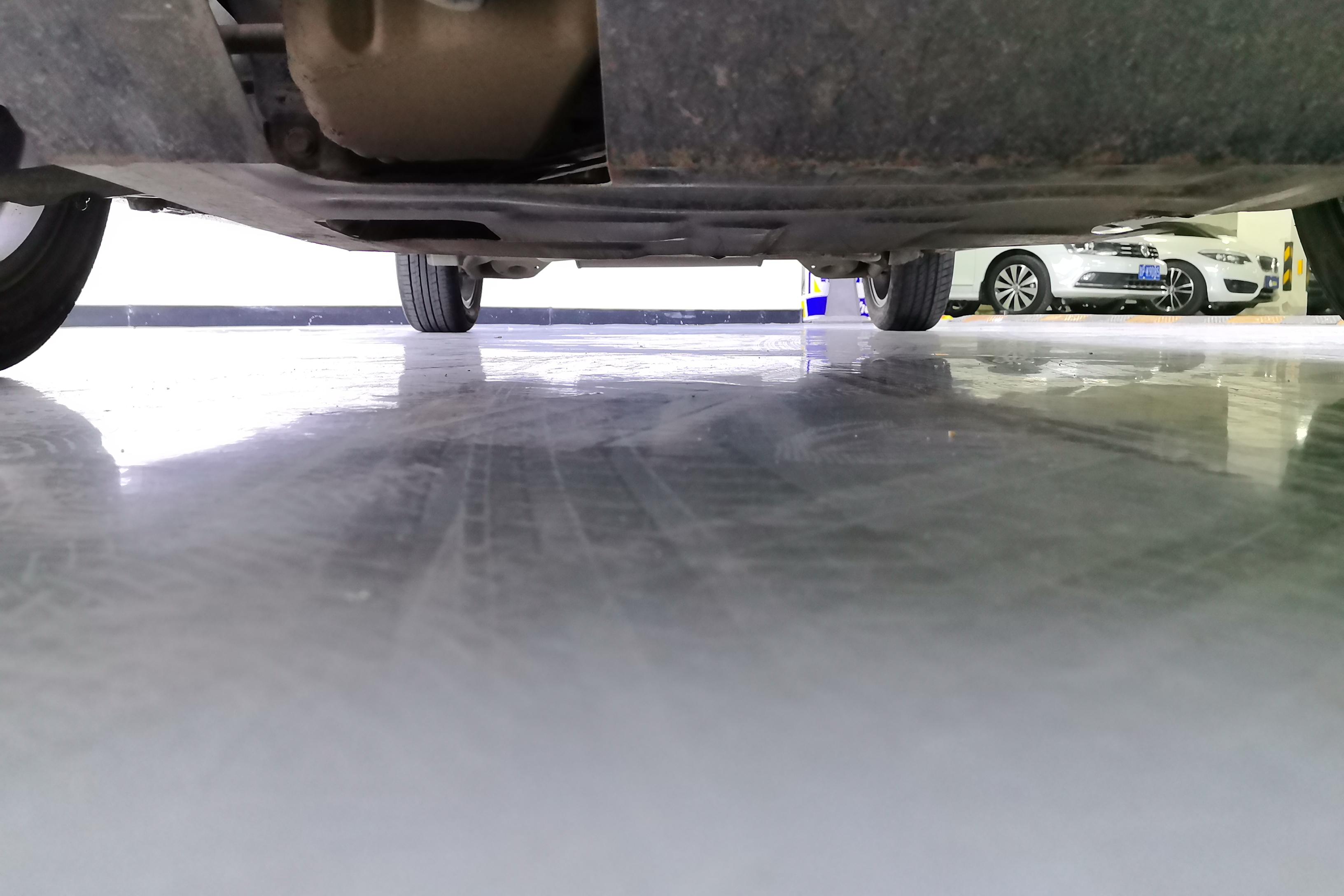 GEELY Vision X1 2018 immagine di auto #5