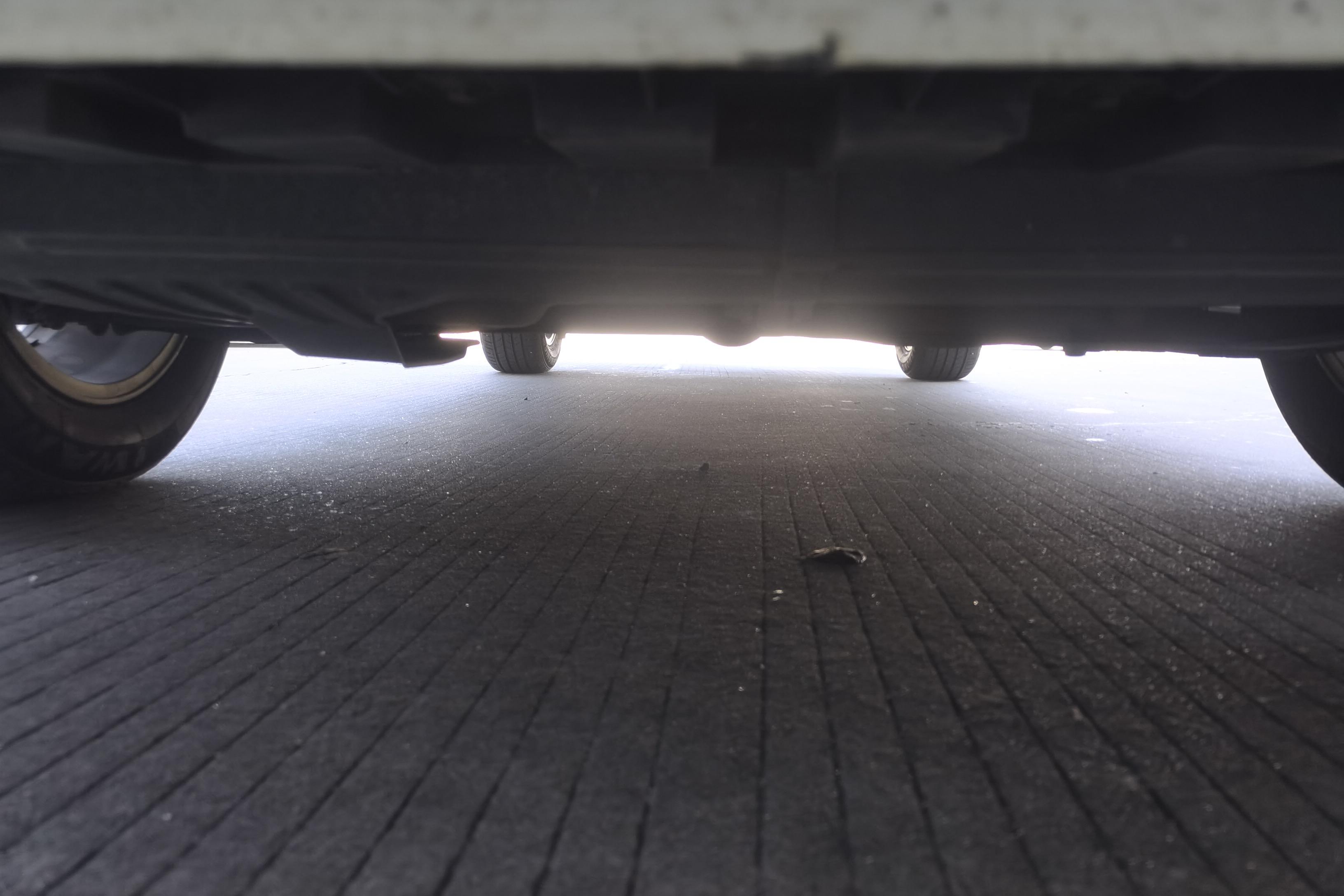 GEELY Vision 2021 car image #5