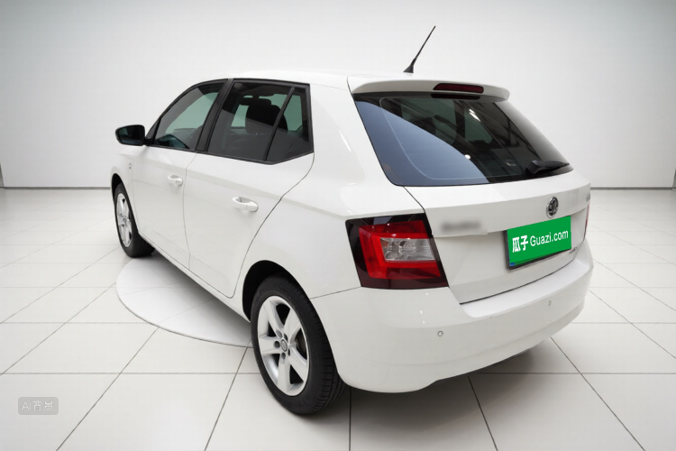 Skoda Fabia 2017 immagine di auto #5