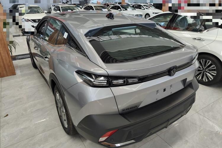 Peugeot 408X car image #5