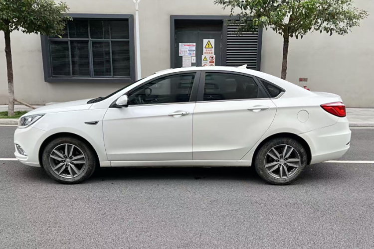Changan Eado EV 2018 car image #5
