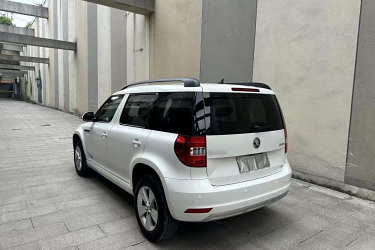 Skoda Yeti (Imported) 2015 car image #5