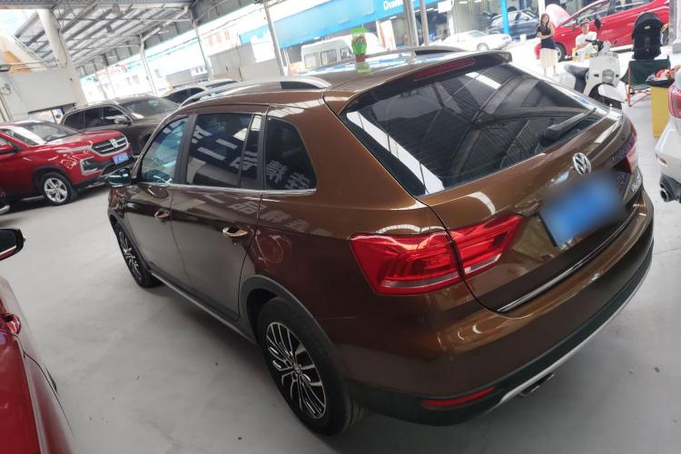 Volkswagen Cross Lavida 2017 صورة سيارة #5