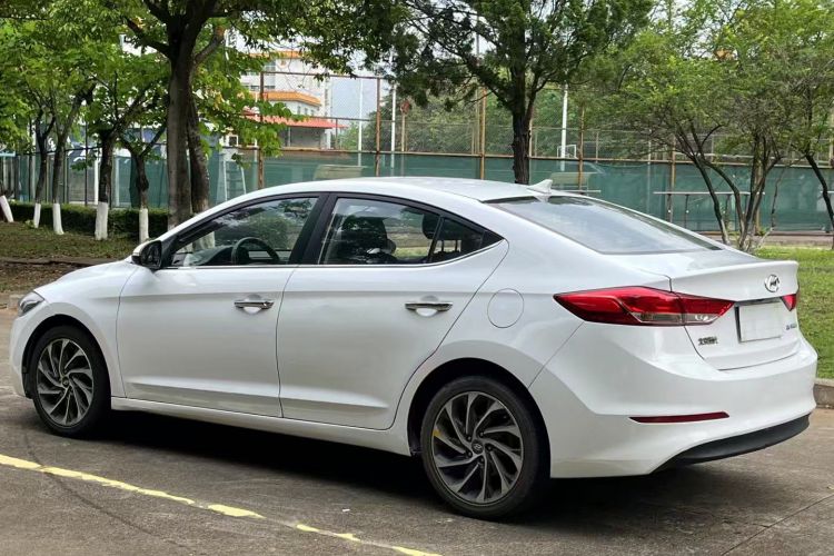 Hyundai Elantra AD 2019 car image #5