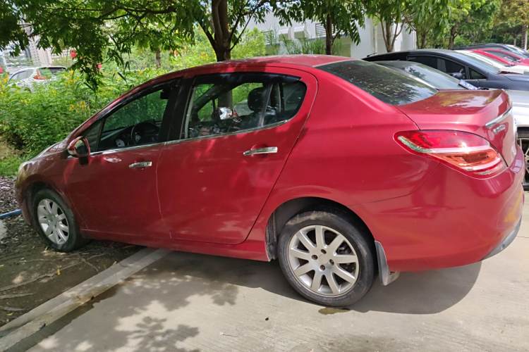 Peugeot 308 2015 image de voiture #5