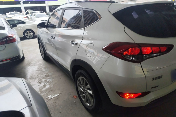 Hyundai Tucson (Imported) 2016 #5 Hyundai Tucson (Imported) 2016 car image #5