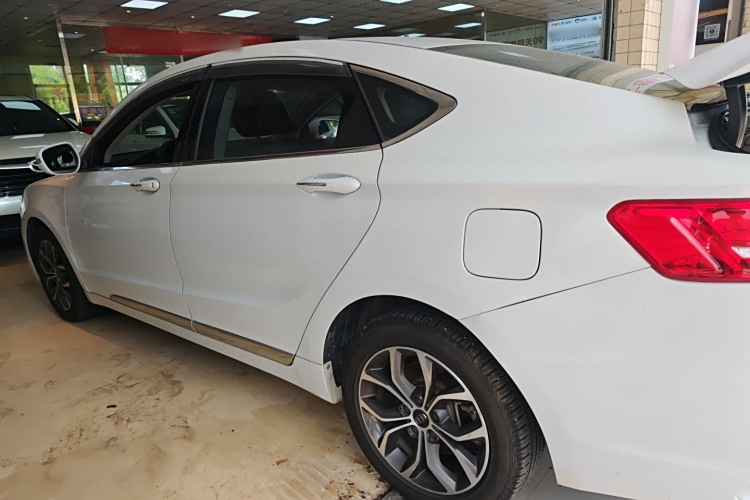 GEELY Ulion 2017 #5 GEELY Ulion 2017 immagine di auto #5