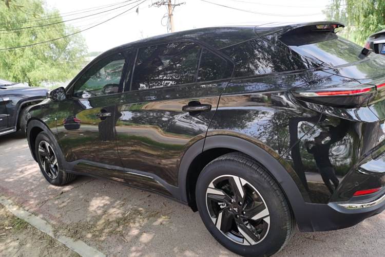 哪吒汽车 哪吒X 2024 汽车图片 #5