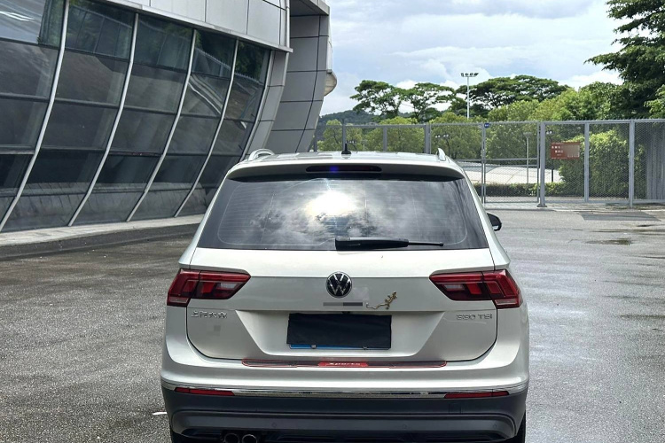 Volkswagen Tiguan L 2021 car image #5