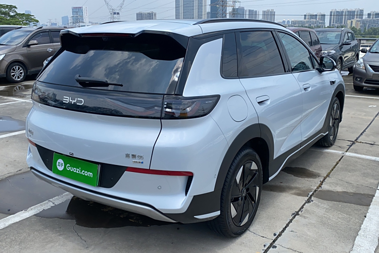 BYD Sea Lion 05 EV 2025 car image #5