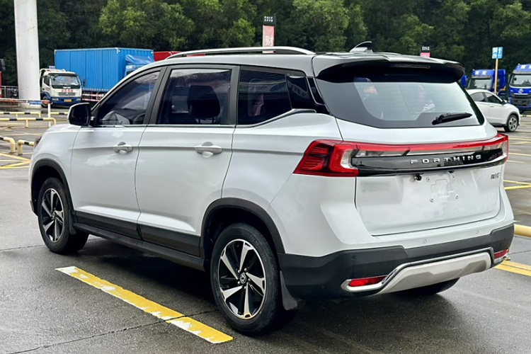 T5 2019 car image #5