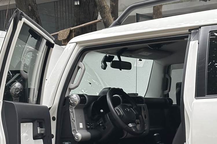 Toyota FJ Cruiser 2020 car image #5