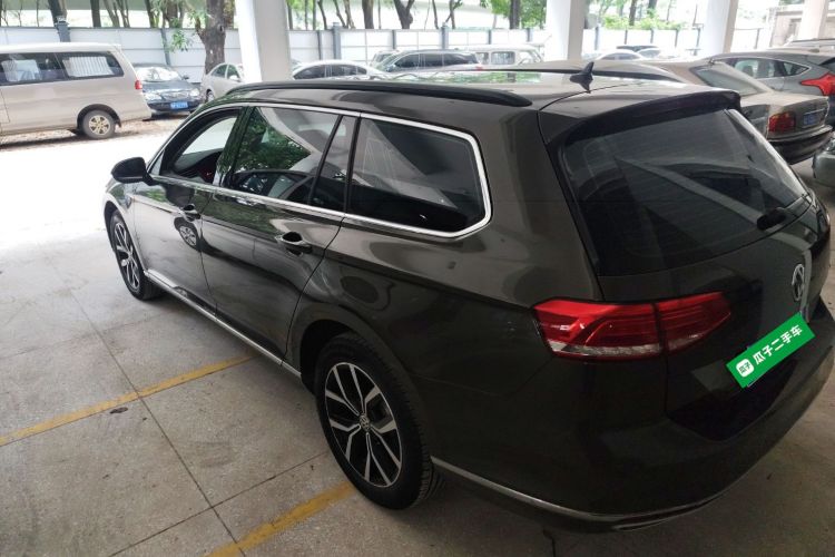 Volkswagen Passat Variant 2018 immagine di auto #5